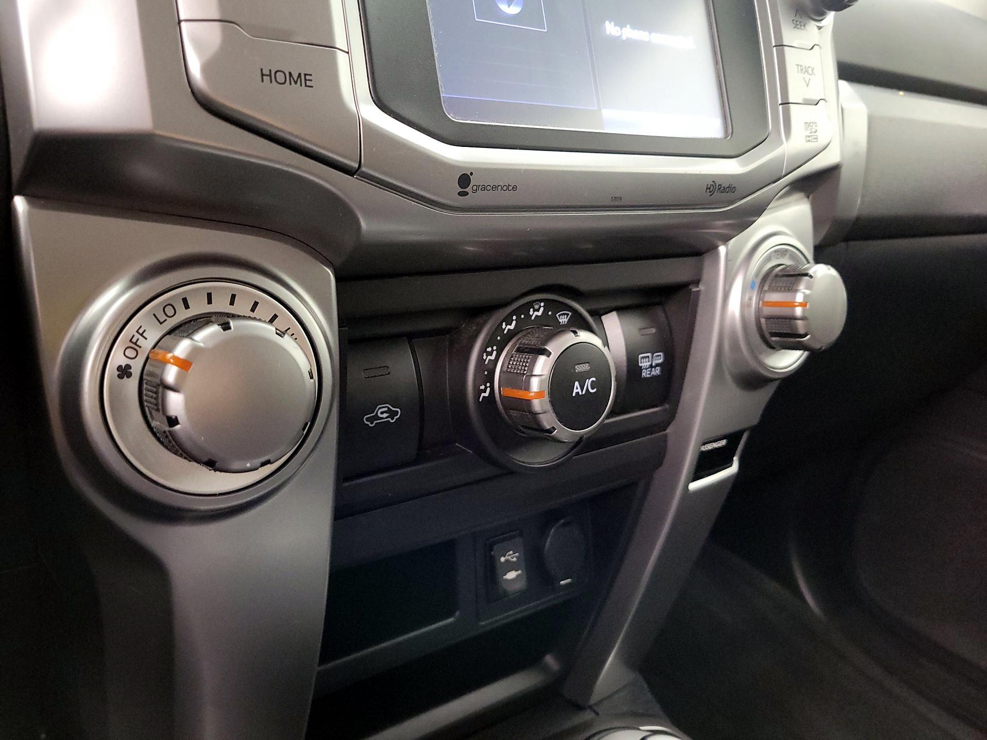 Thumbnail: 2015 Toyota 4Runner - 16