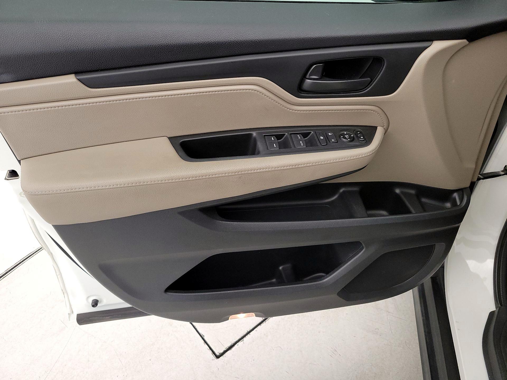 Thumbnail: 2018 Honda Odyssey - 12