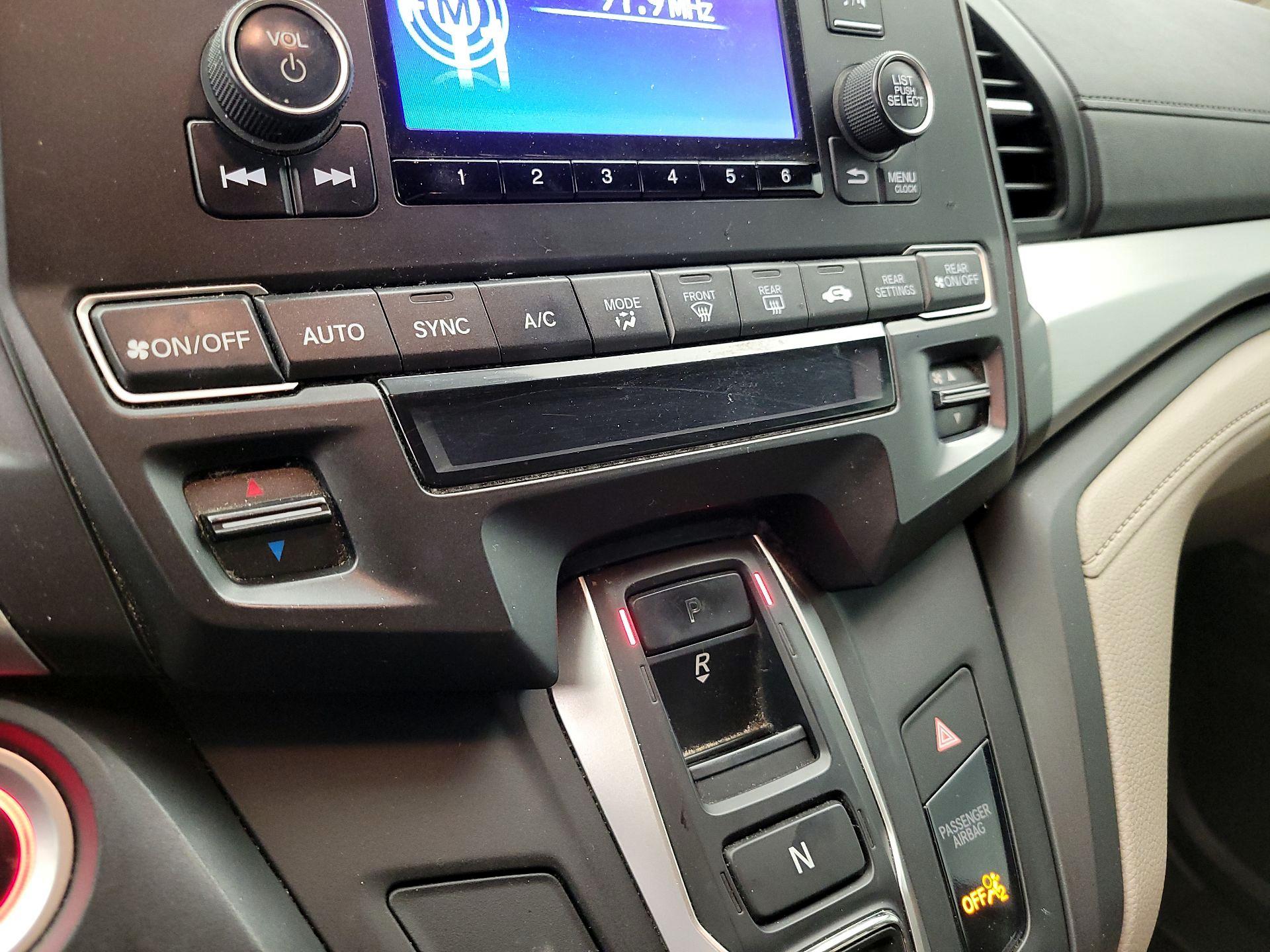 Thumbnail: 2018 Honda Odyssey - 16