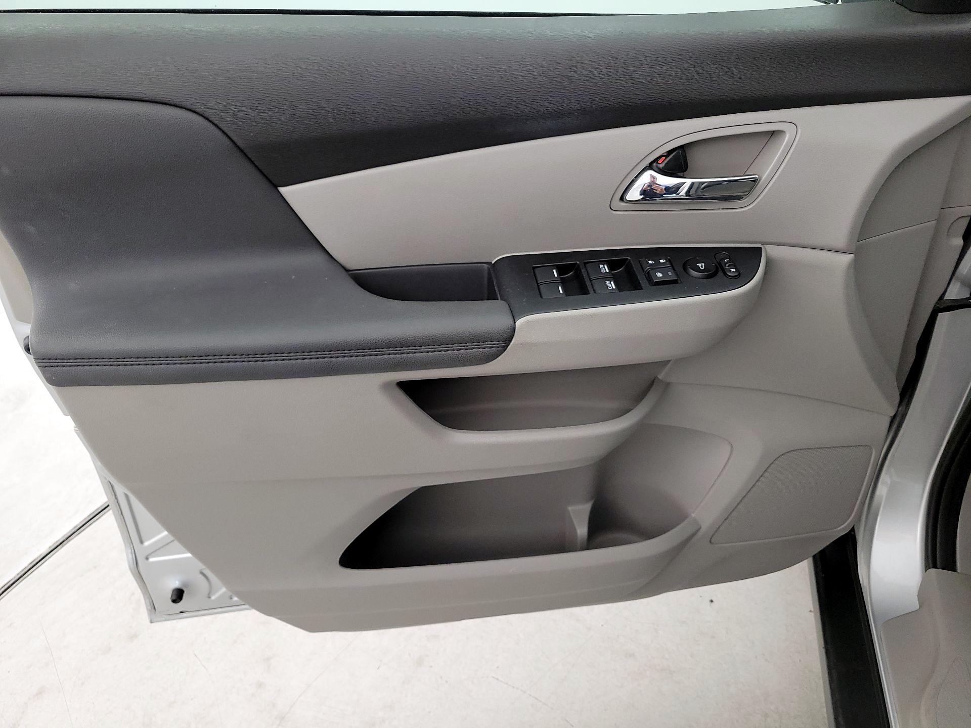 Thumbnail: 2014 Honda Odyssey - 12