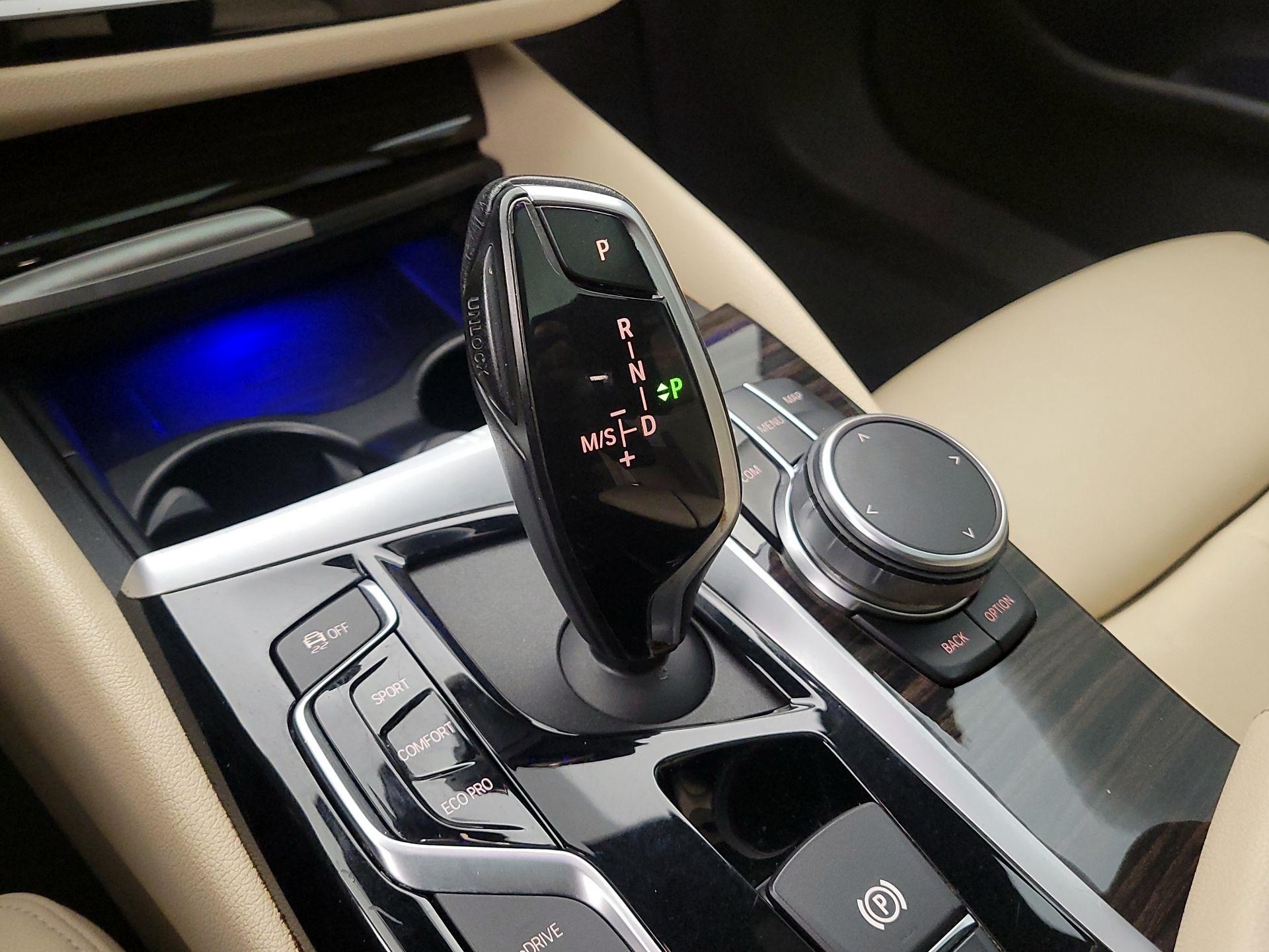 Thumbnail: 2020 BMW 5 Series - 18