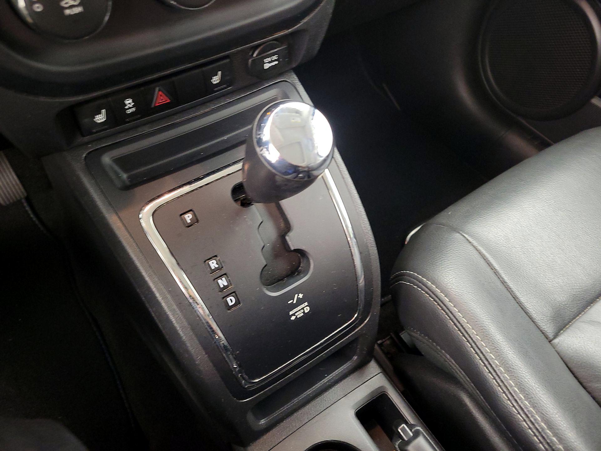 Thumbnail: 2015 Jeep Patriot - 15