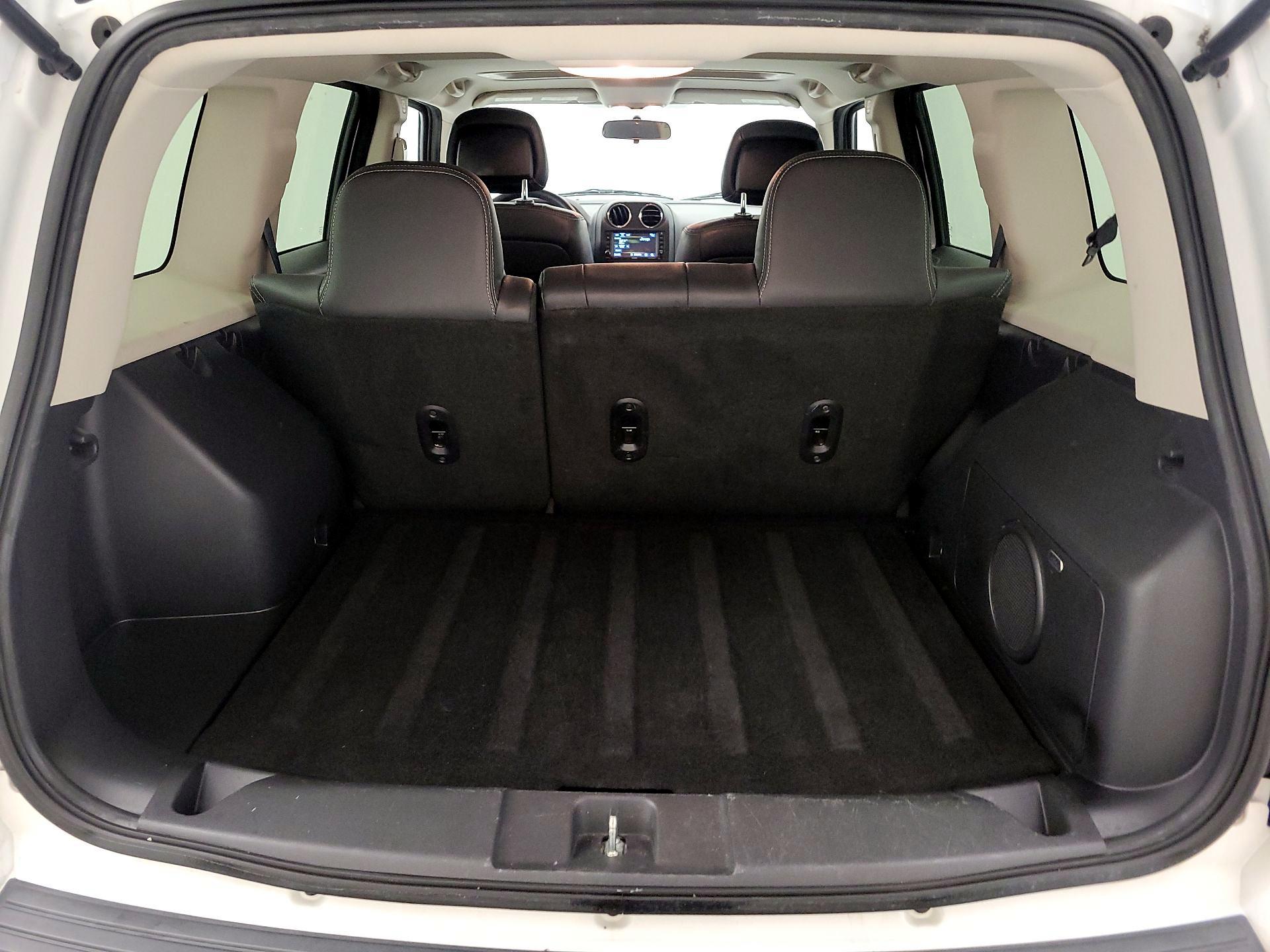 Thumbnail: 2015 Jeep Patriot - 18