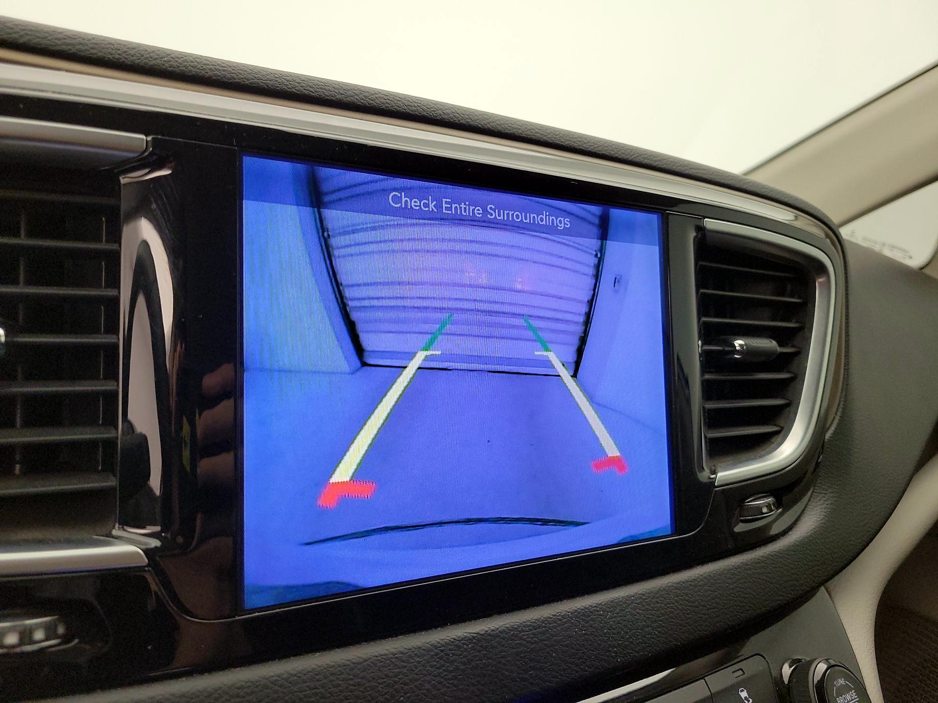 Thumbnail: 2017 Chrysler Pacifica - 15