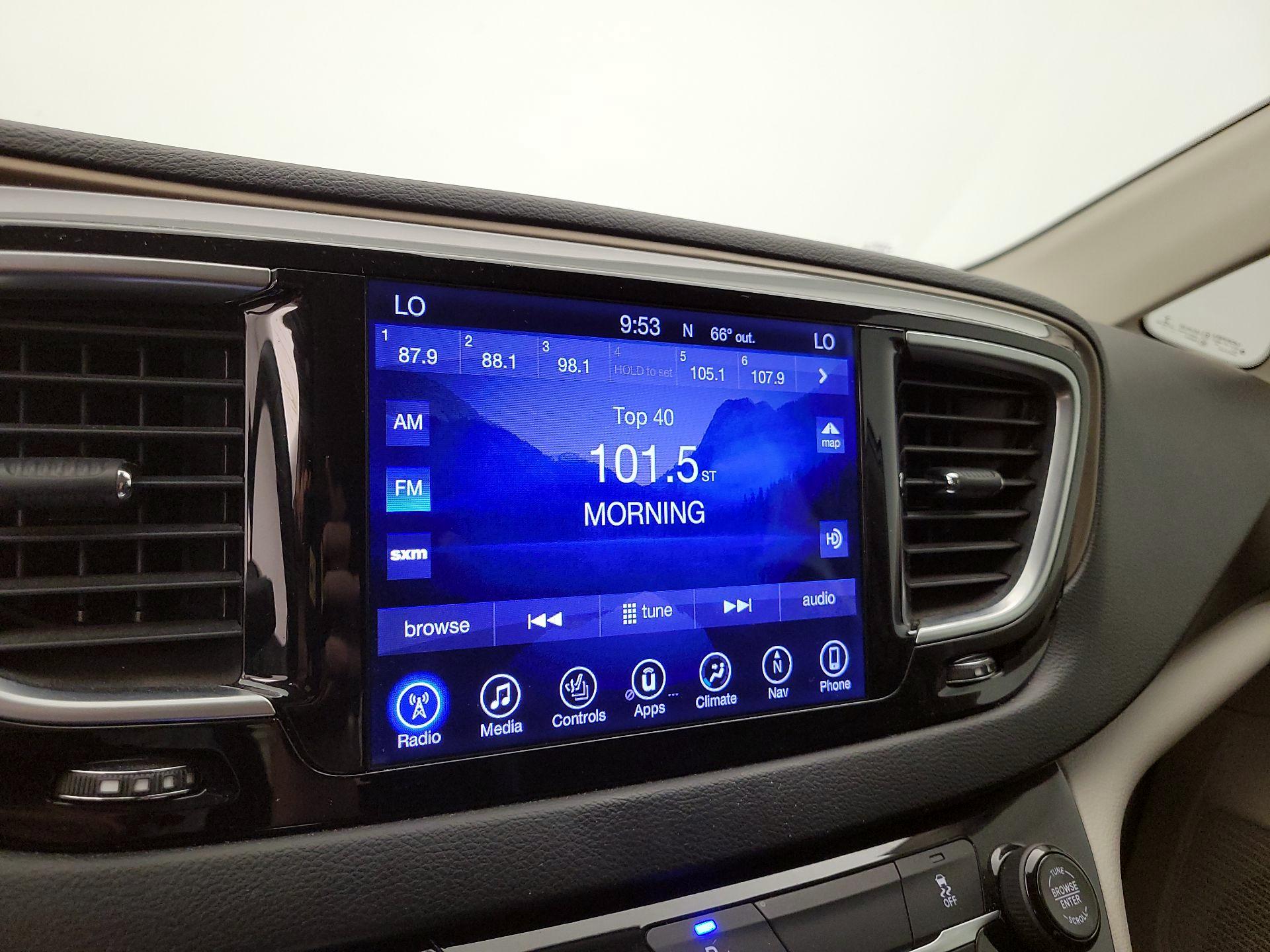 Thumbnail: 2017 Chrysler Pacifica - 16