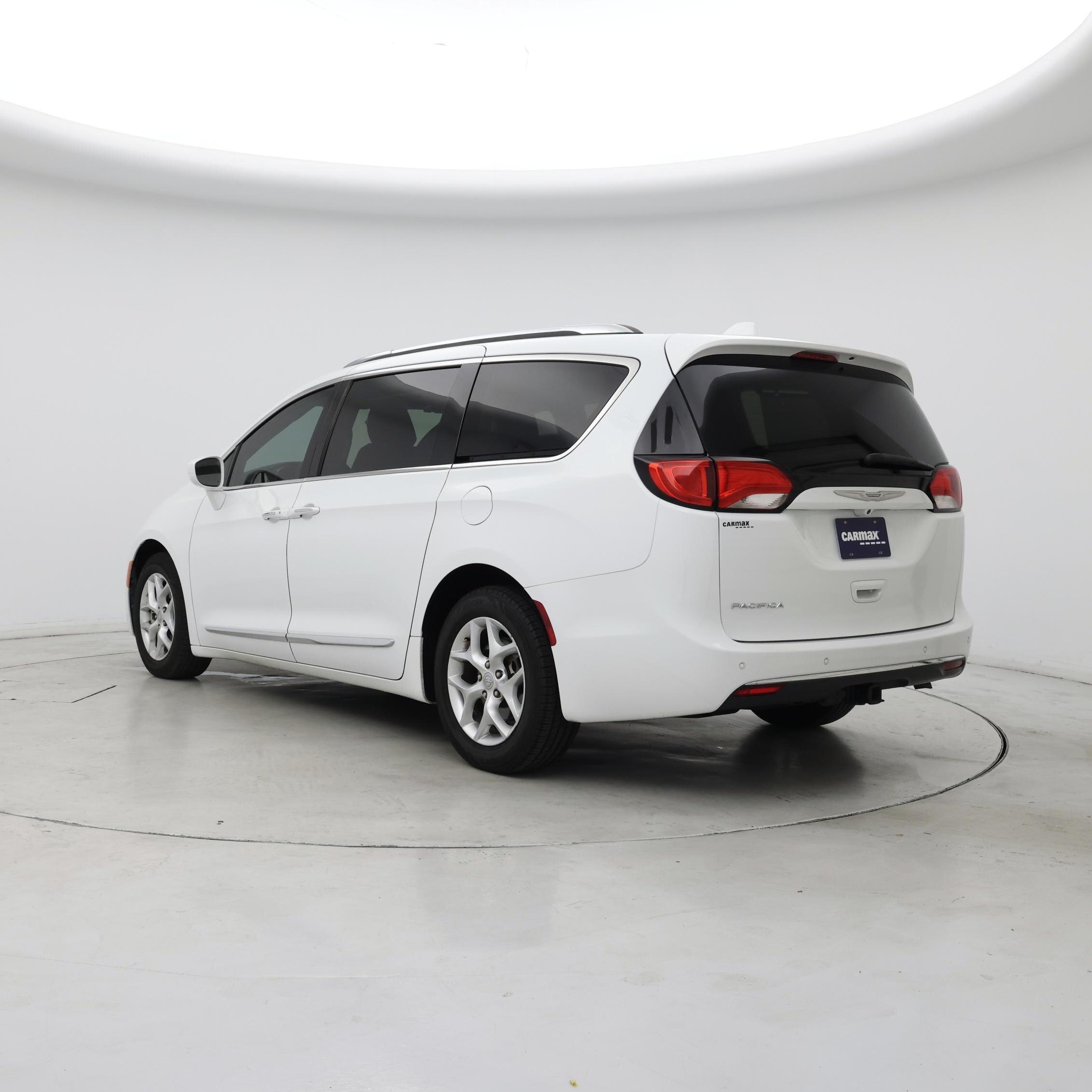 Thumbnail: 2017 Chrysler Pacifica - 2