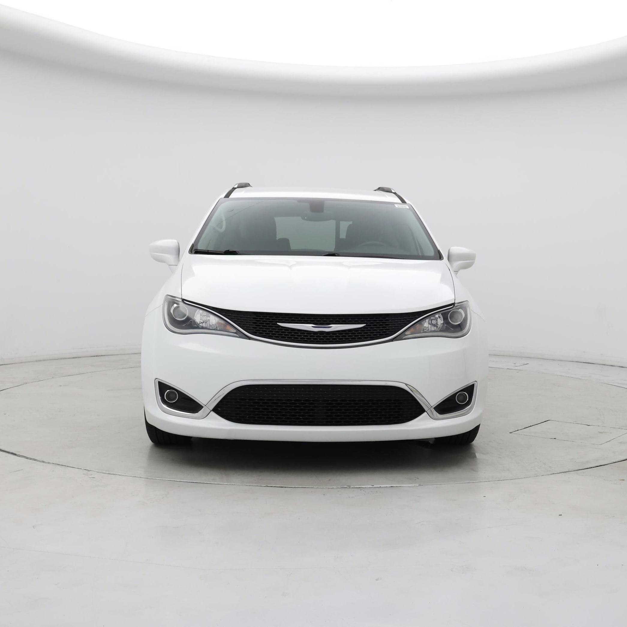 Thumbnail: 2017 Chrysler Pacifica - 5