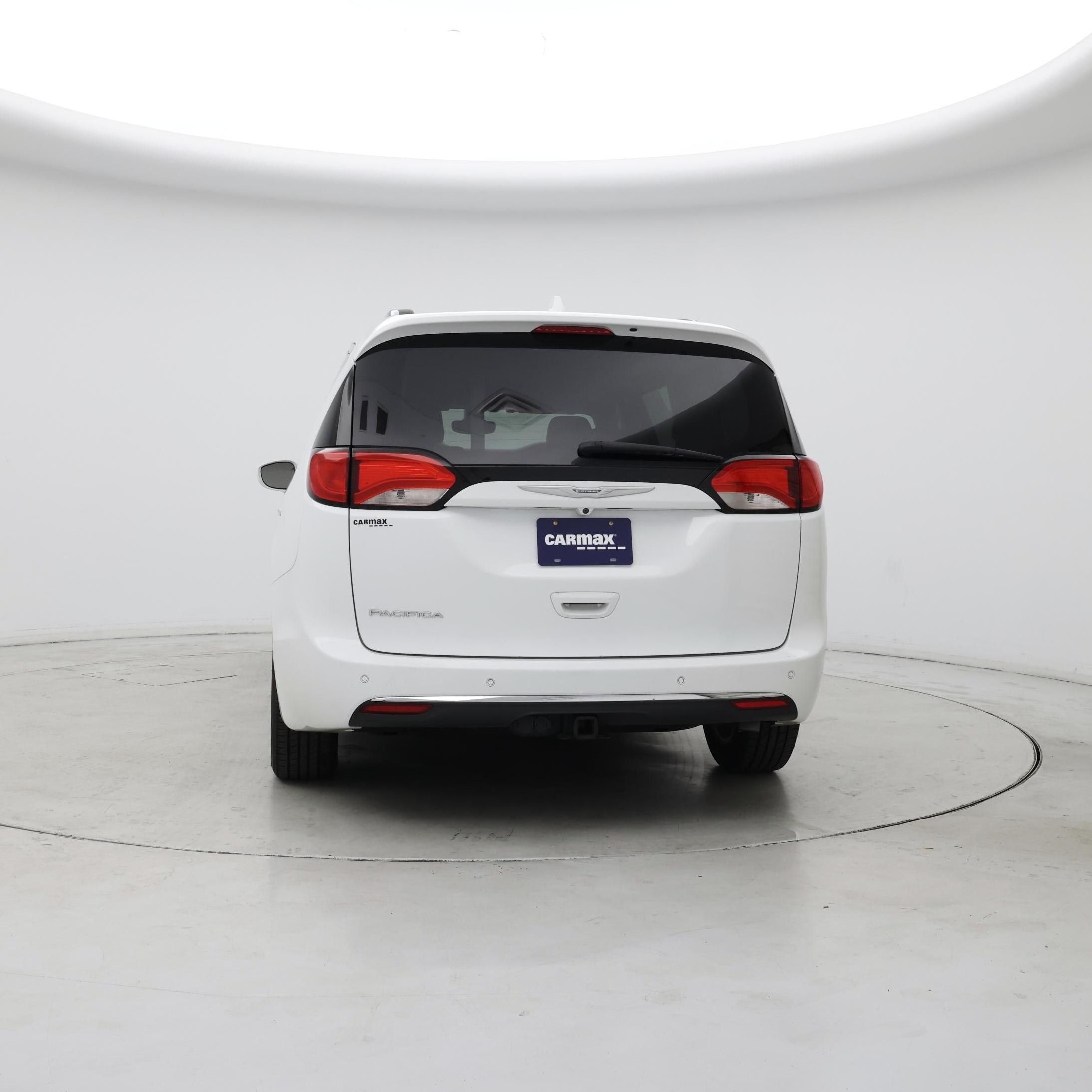 Thumbnail: 2017 Chrysler Pacifica - 6