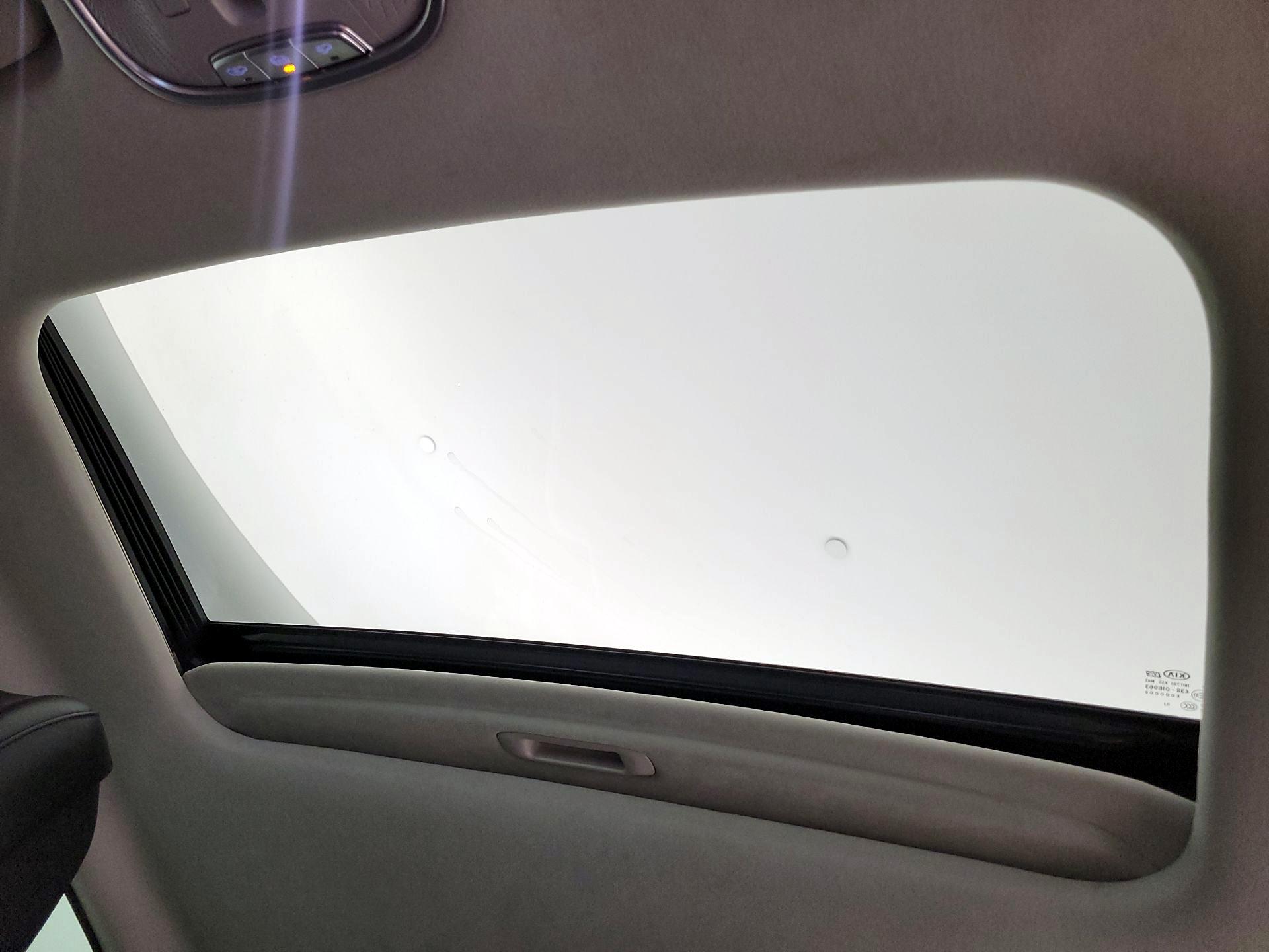 Thumbnail: 2020 Kia K900 - 20