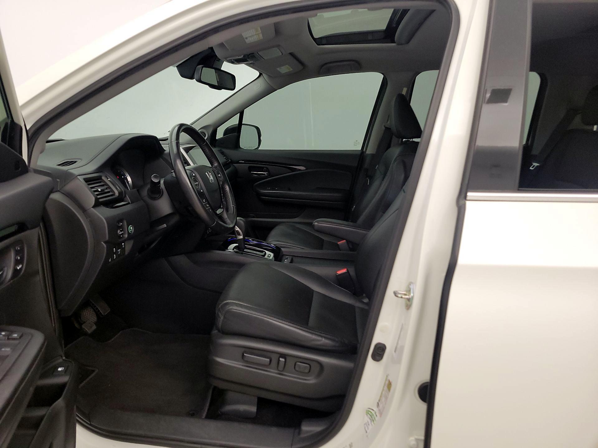 Thumbnail: 2019 Honda Ridgeline - 11