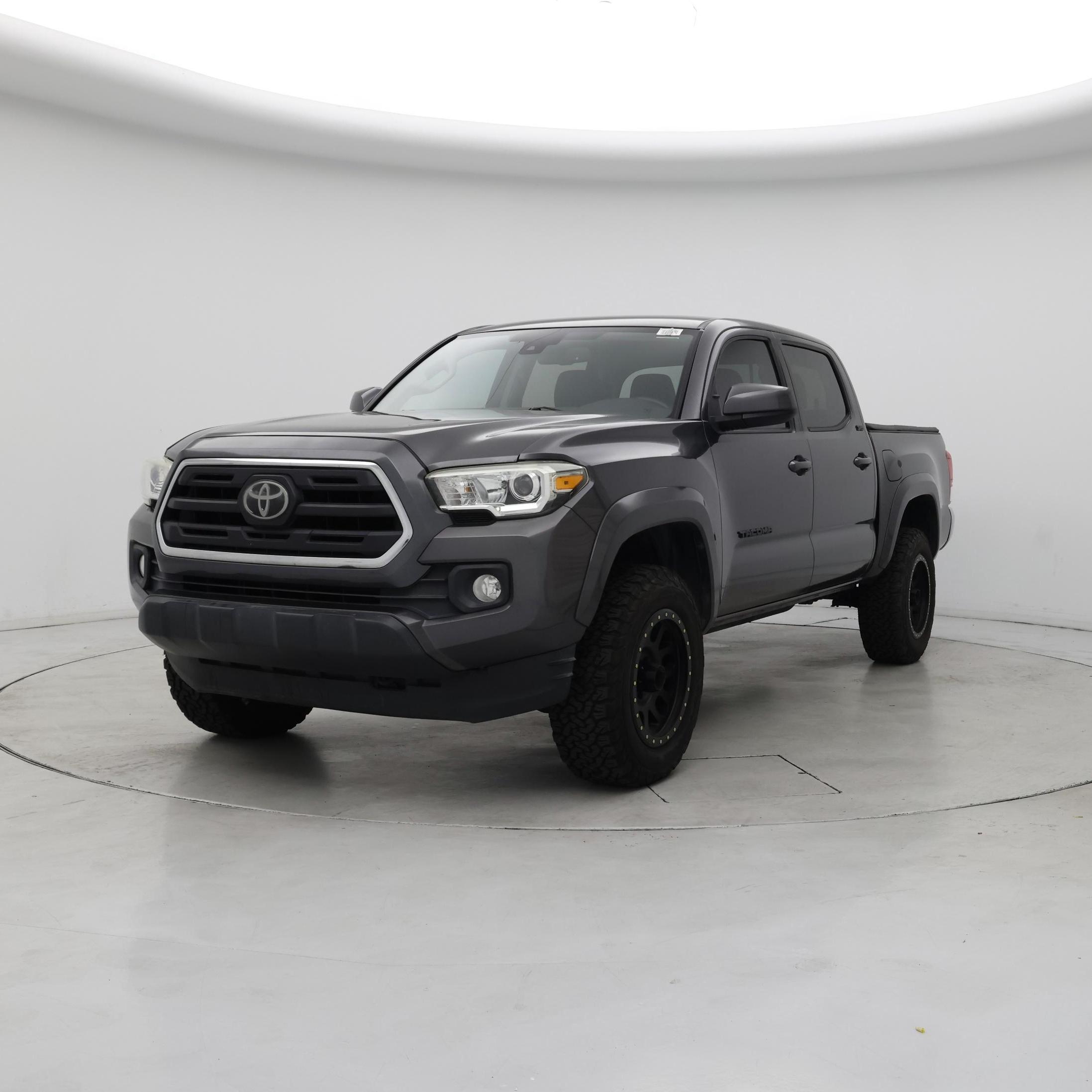 Thumbnail: 2018 Toyota Tacoma - 4