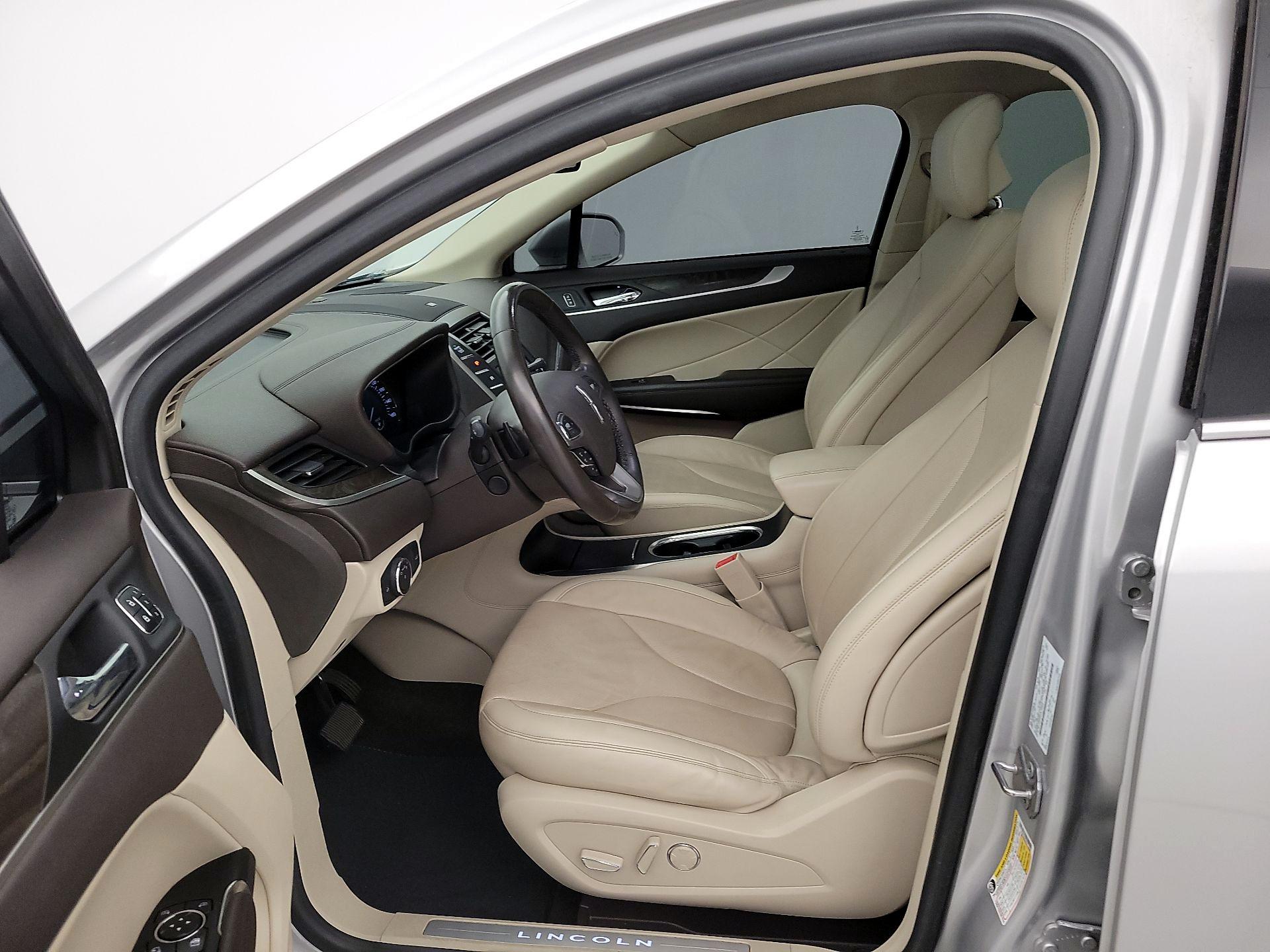 Thumbnail: 2019 Lincoln MKC - 11
