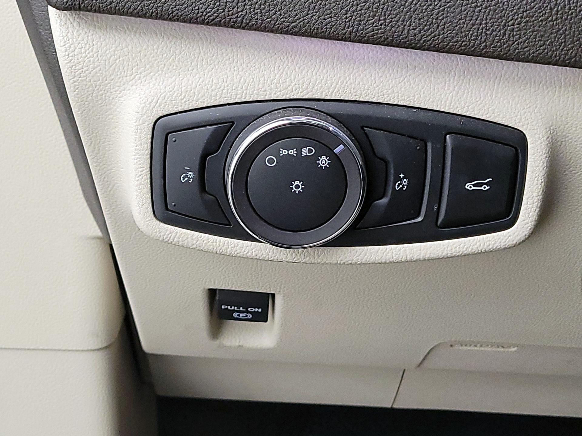 Thumbnail: 2019 Lincoln MKC - 13