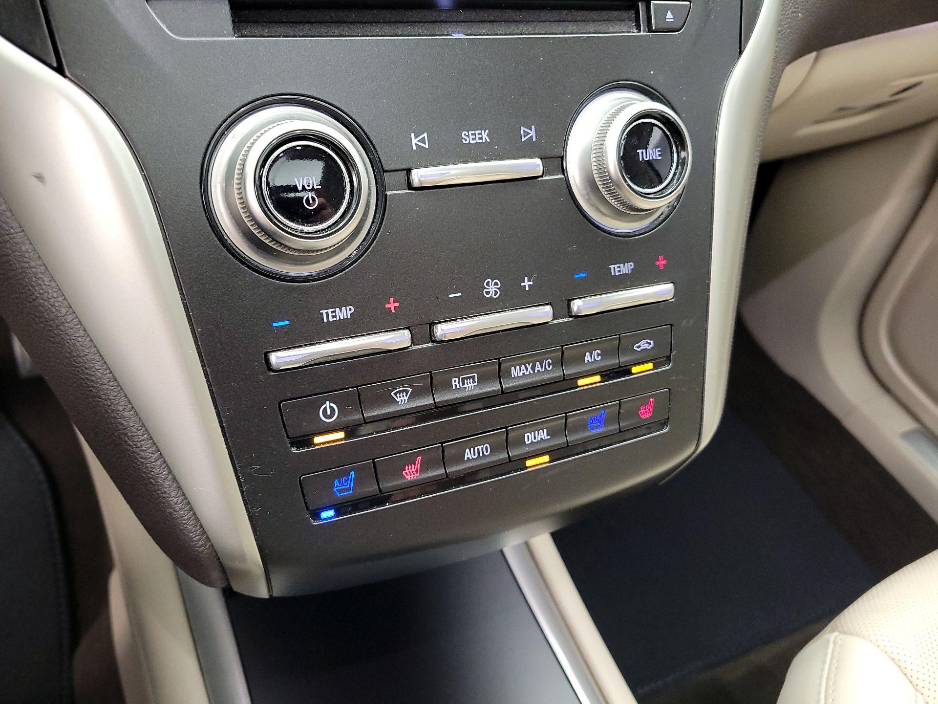 Thumbnail: 2019 Lincoln MKC - 17