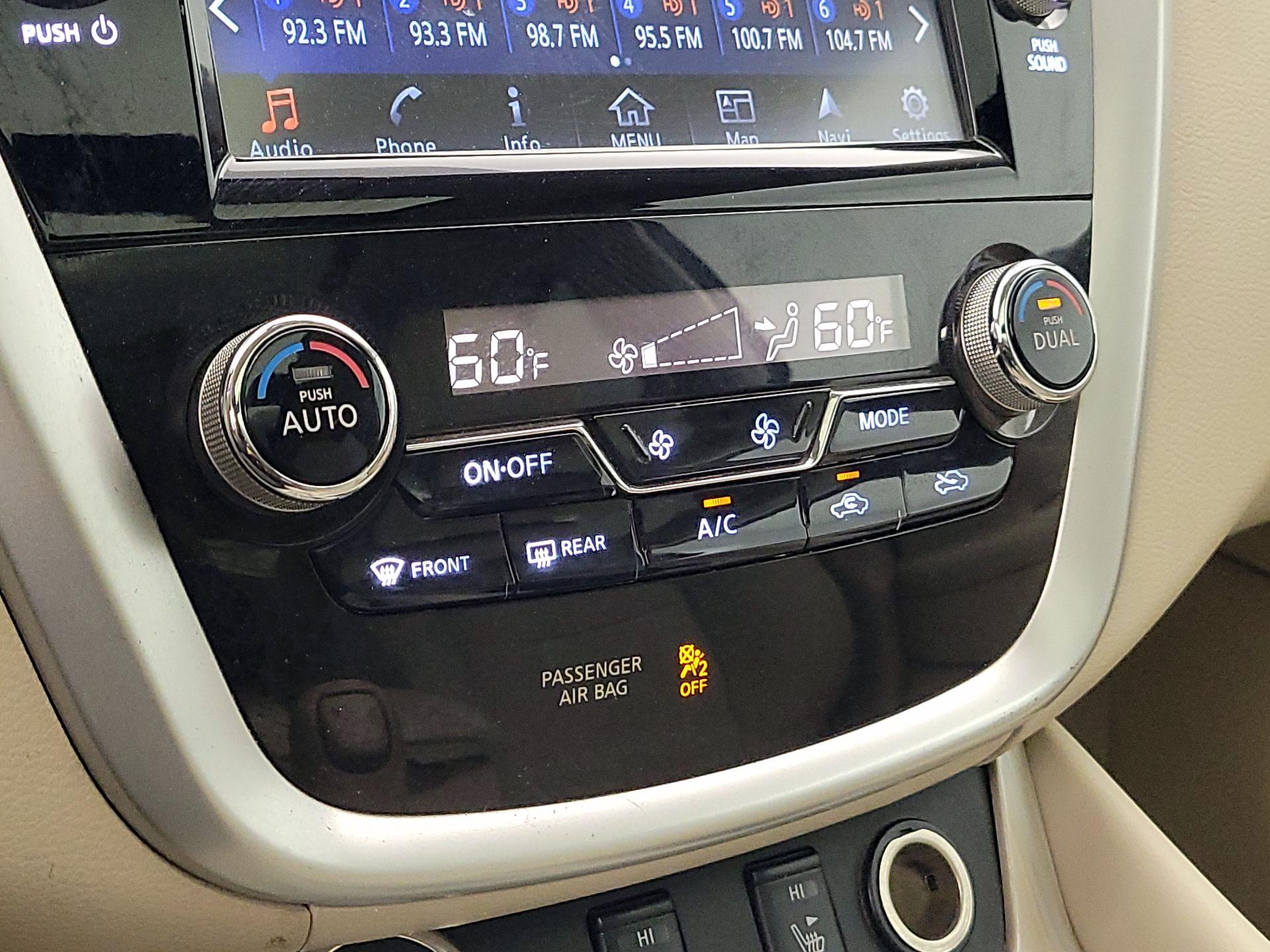Thumbnail: 2015 Nissan Murano - 17