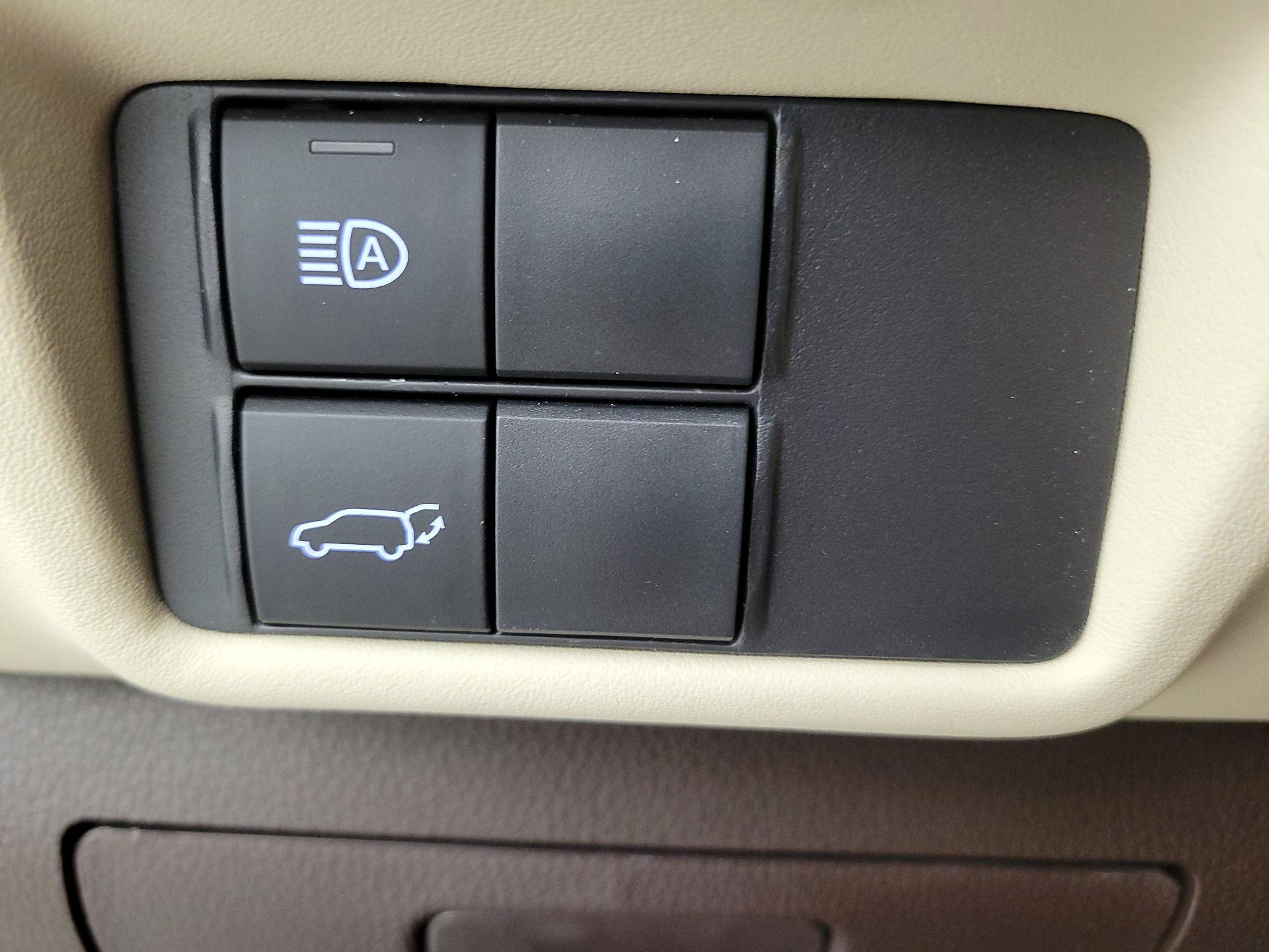Thumbnail: 2022 Toyota Highlander - 13