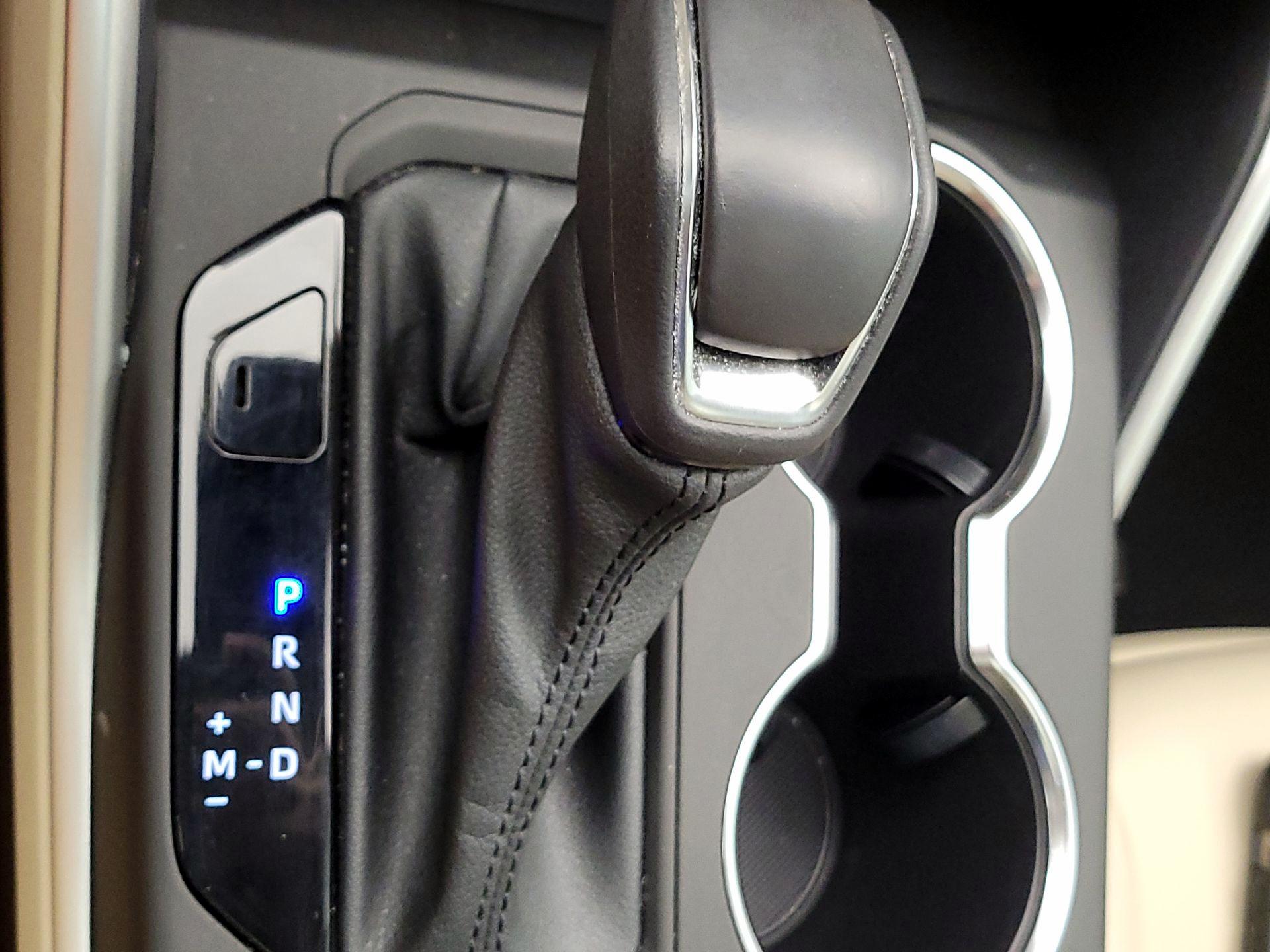 Thumbnail: 2022 Toyota Highlander - 18
