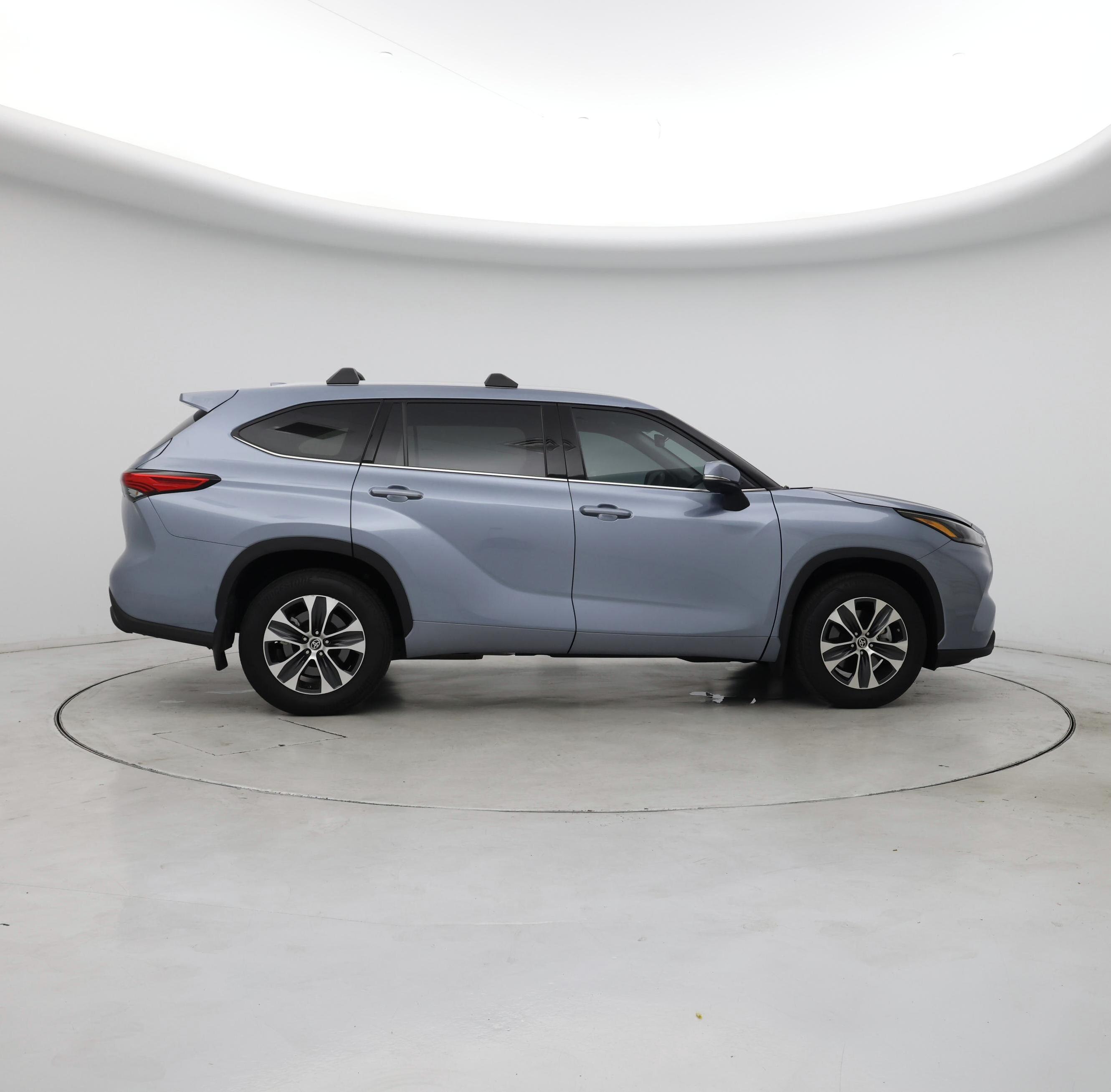 Thumbnail: 2022 Toyota Highlander - 7