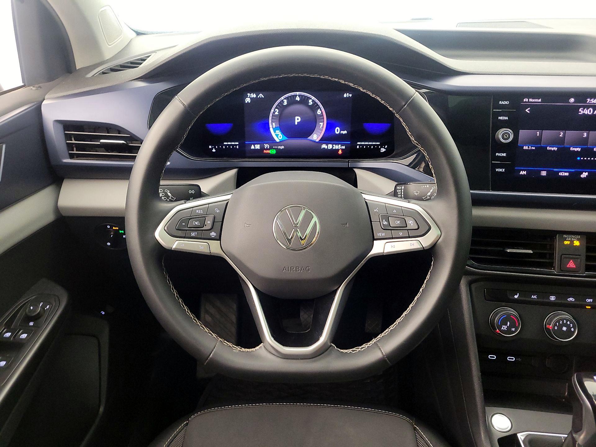 Thumbnail: 2022 Volkswagen Taos - 10