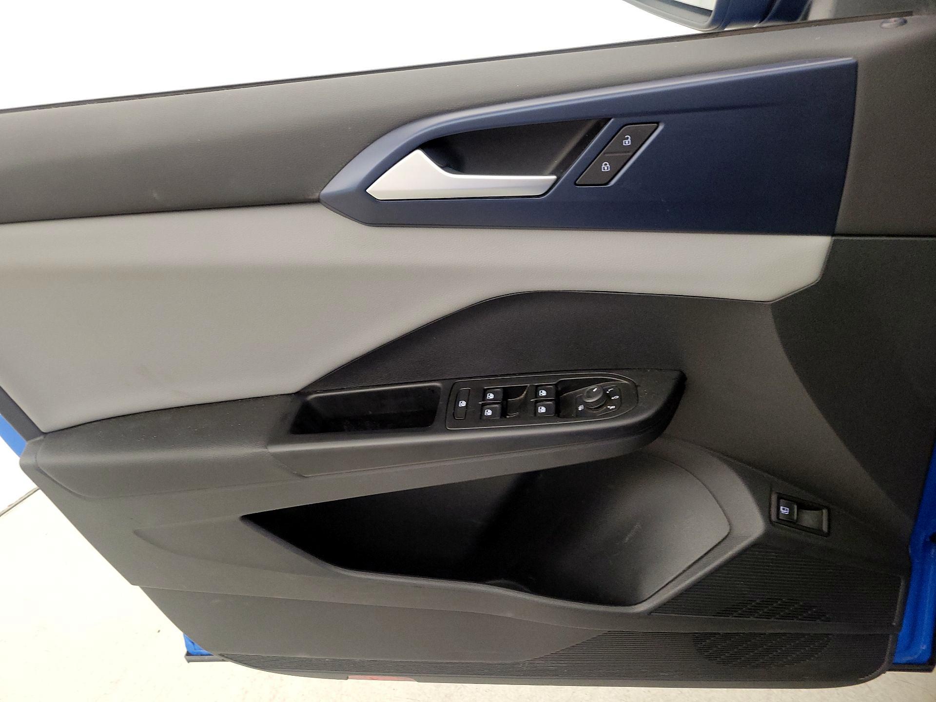 Thumbnail: 2022 Volkswagen Taos - 12