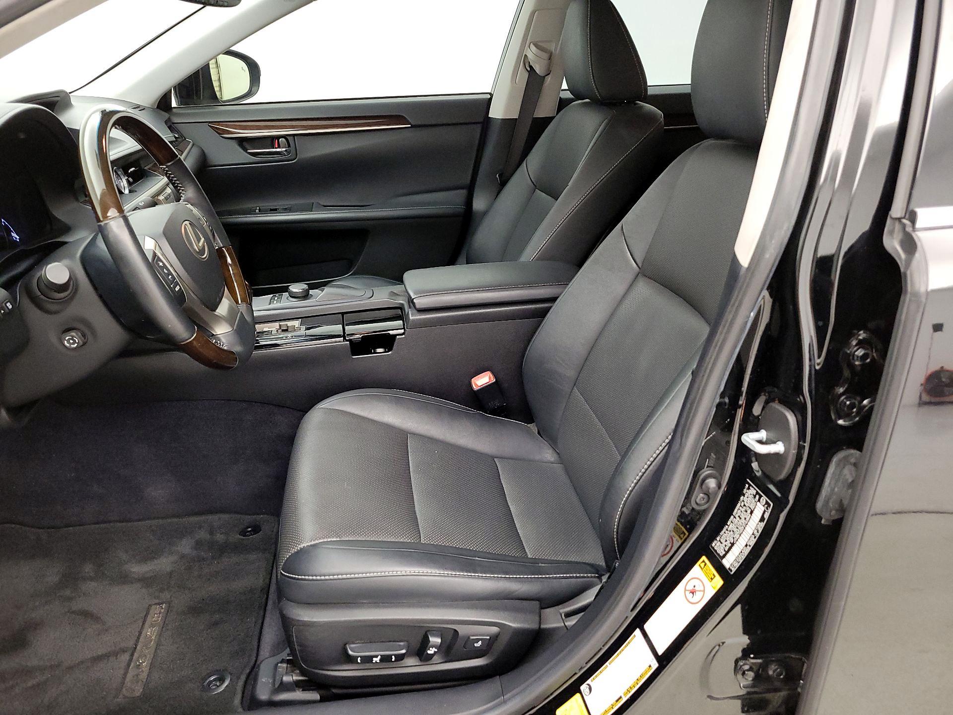 Thumbnail: 2015 Lexus ES - 11