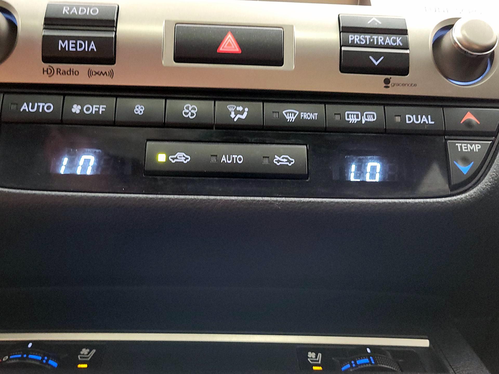 Thumbnail: 2015 Lexus ES - 16