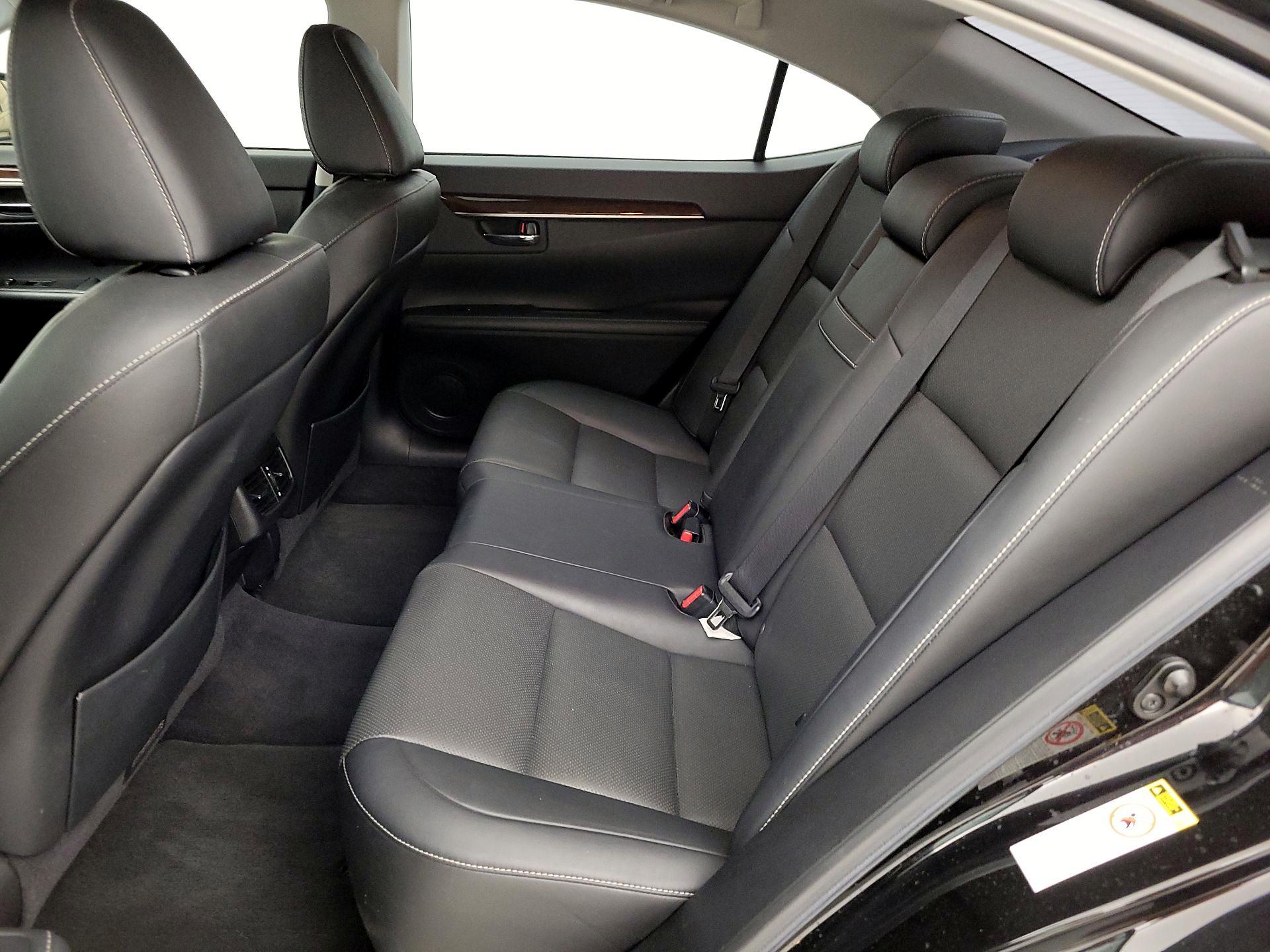 Thumbnail: 2015 Lexus ES - 20