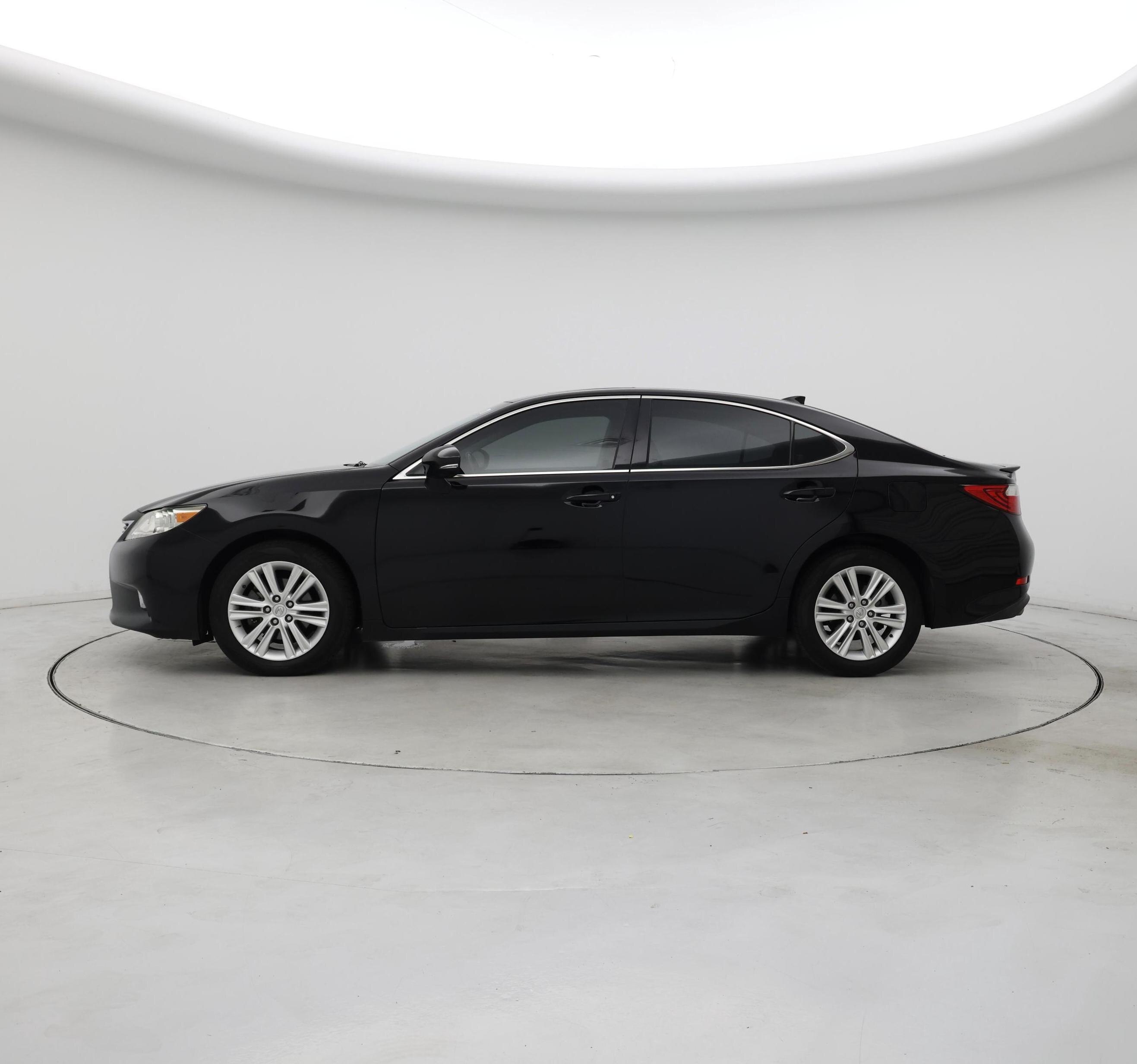 Thumbnail: 2015 Lexus ES - 3