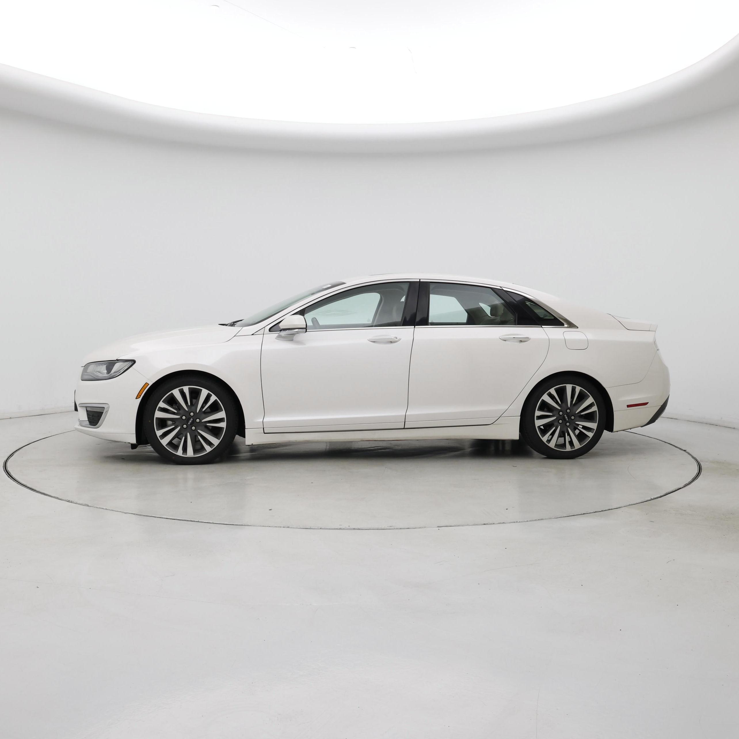 Thumbnail: 2018 Lincoln MKZ - 3