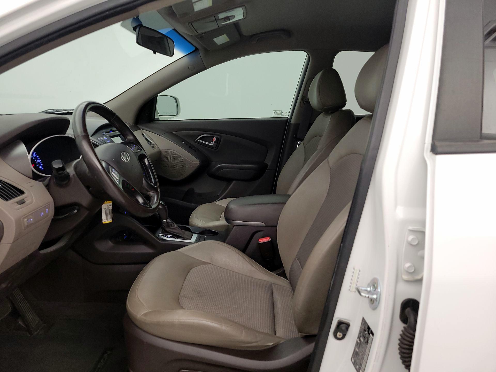 Thumbnail: 2015 Hyundai Tucson - 11