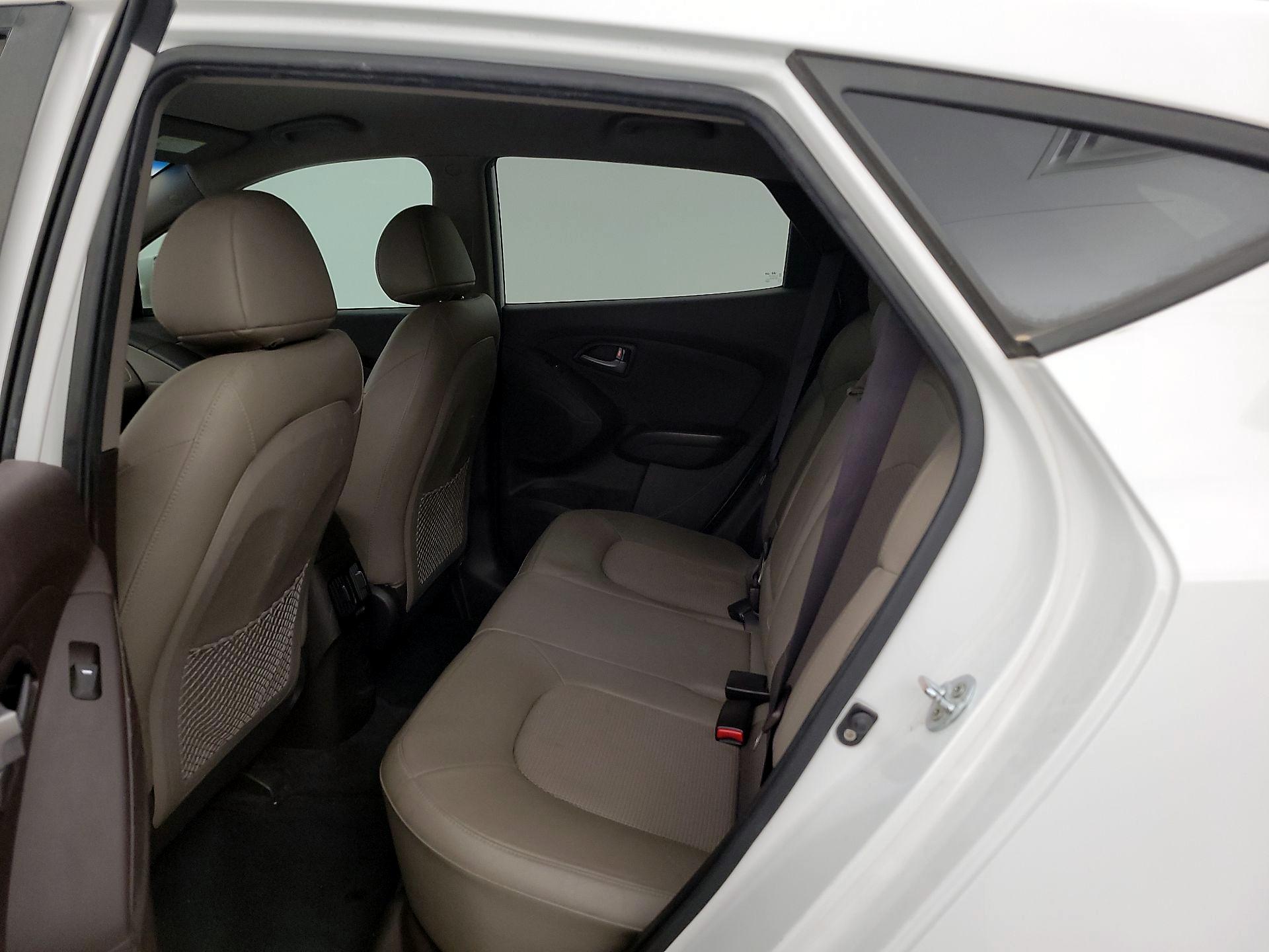 Thumbnail: 2015 Hyundai Tucson - 19