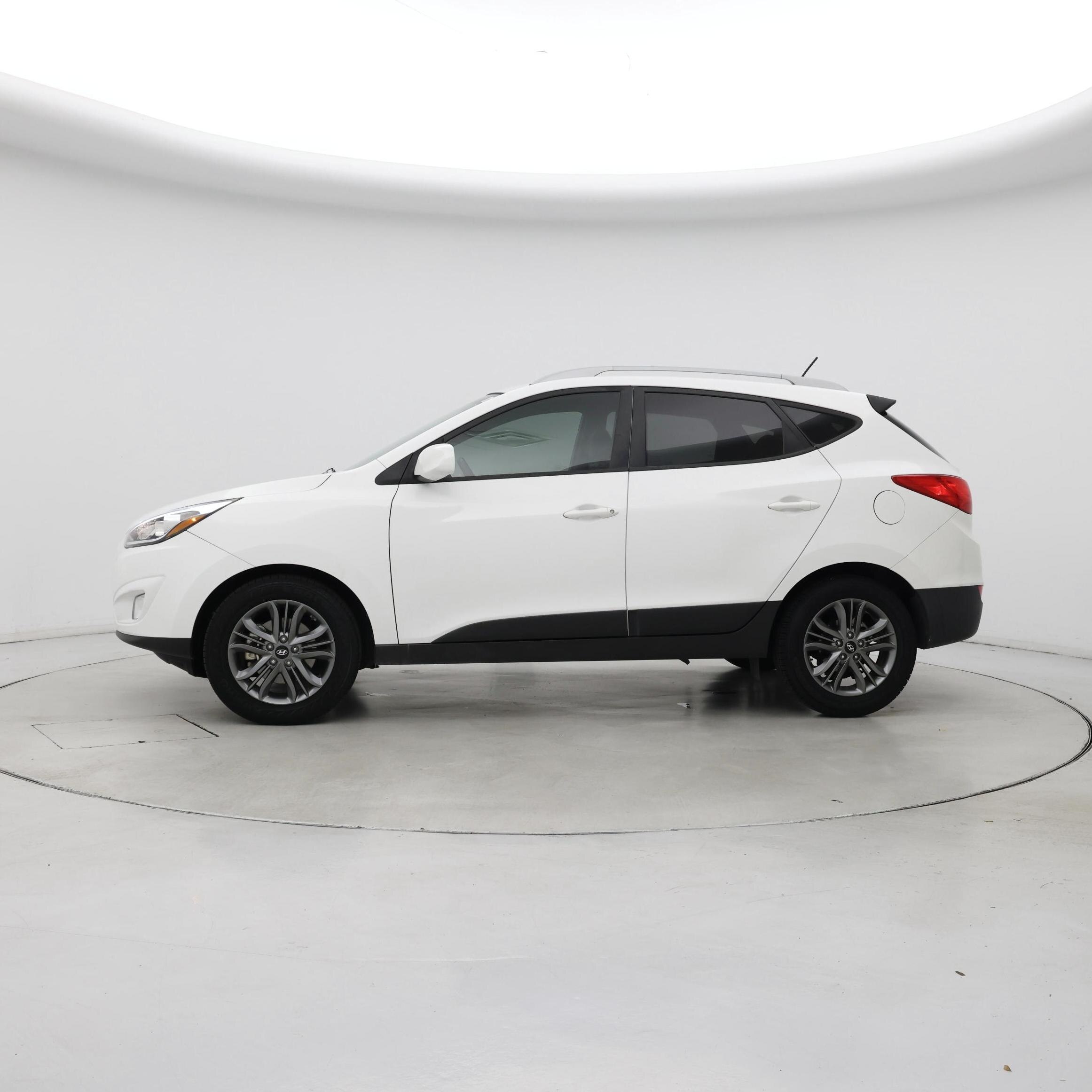 Thumbnail: 2015 Hyundai Tucson - 3