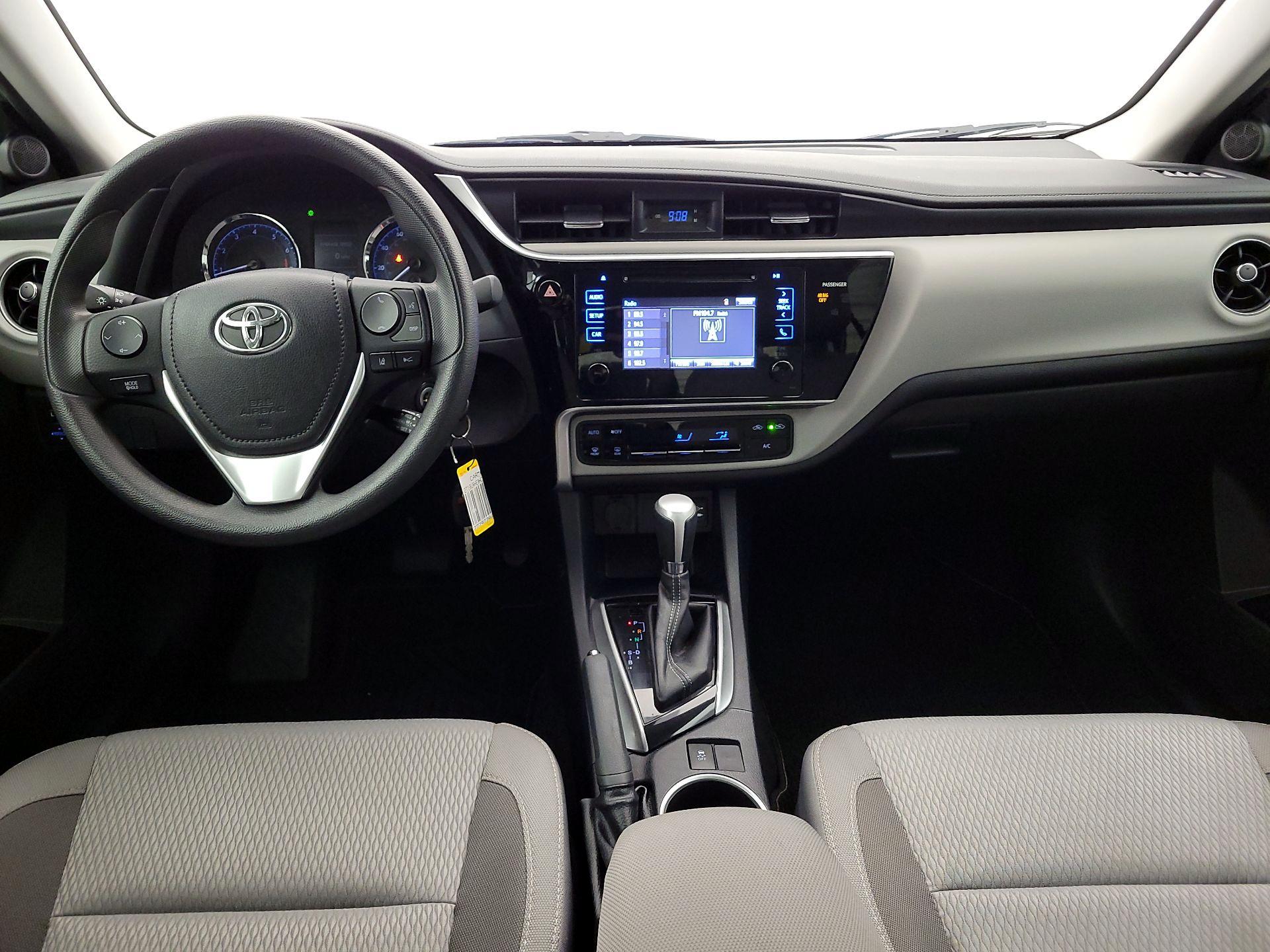 Thumbnail: 2017 Toyota Corolla - 9