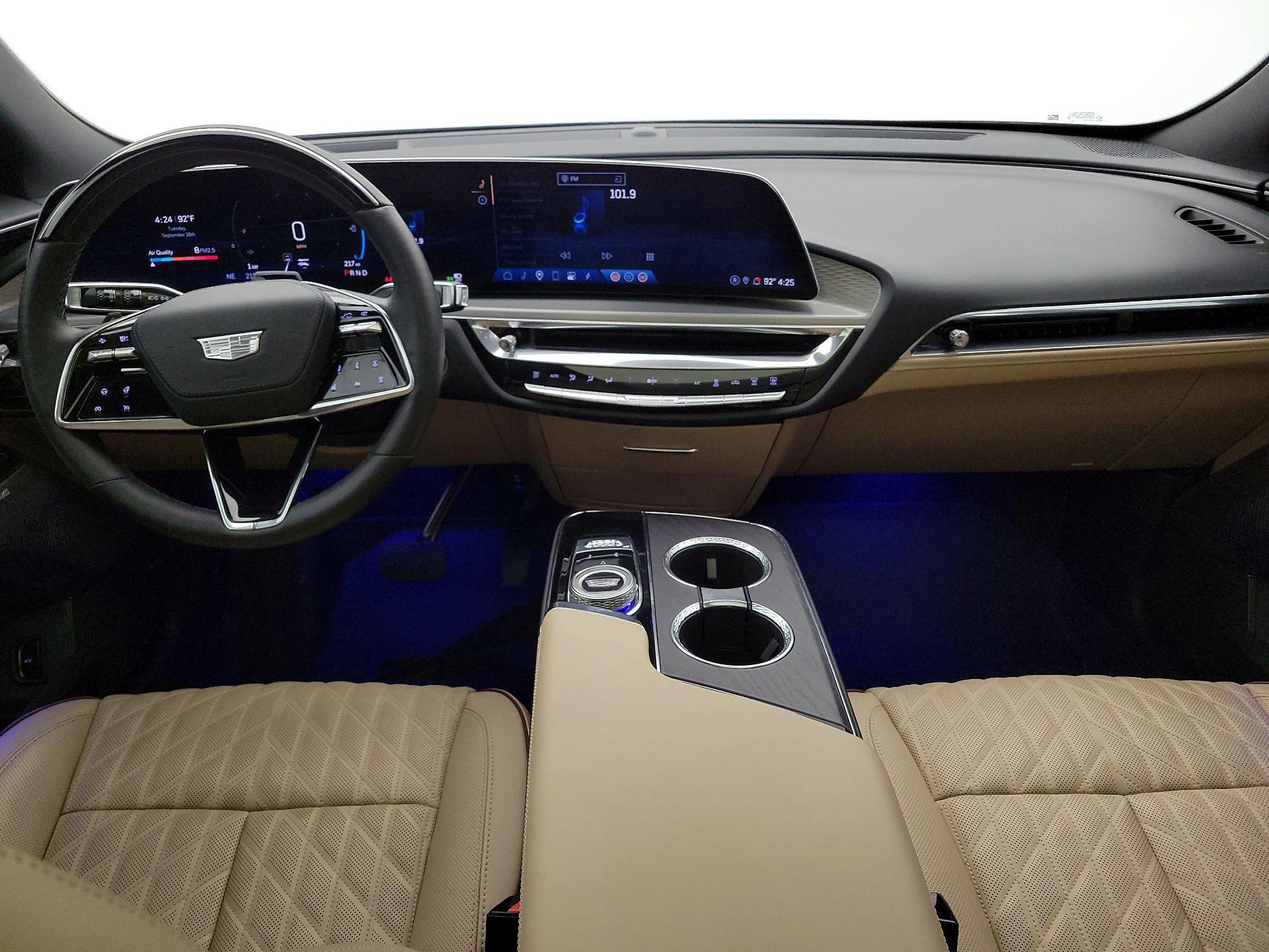 Thumbnail: 2024 Cadillac Lyriq - 9