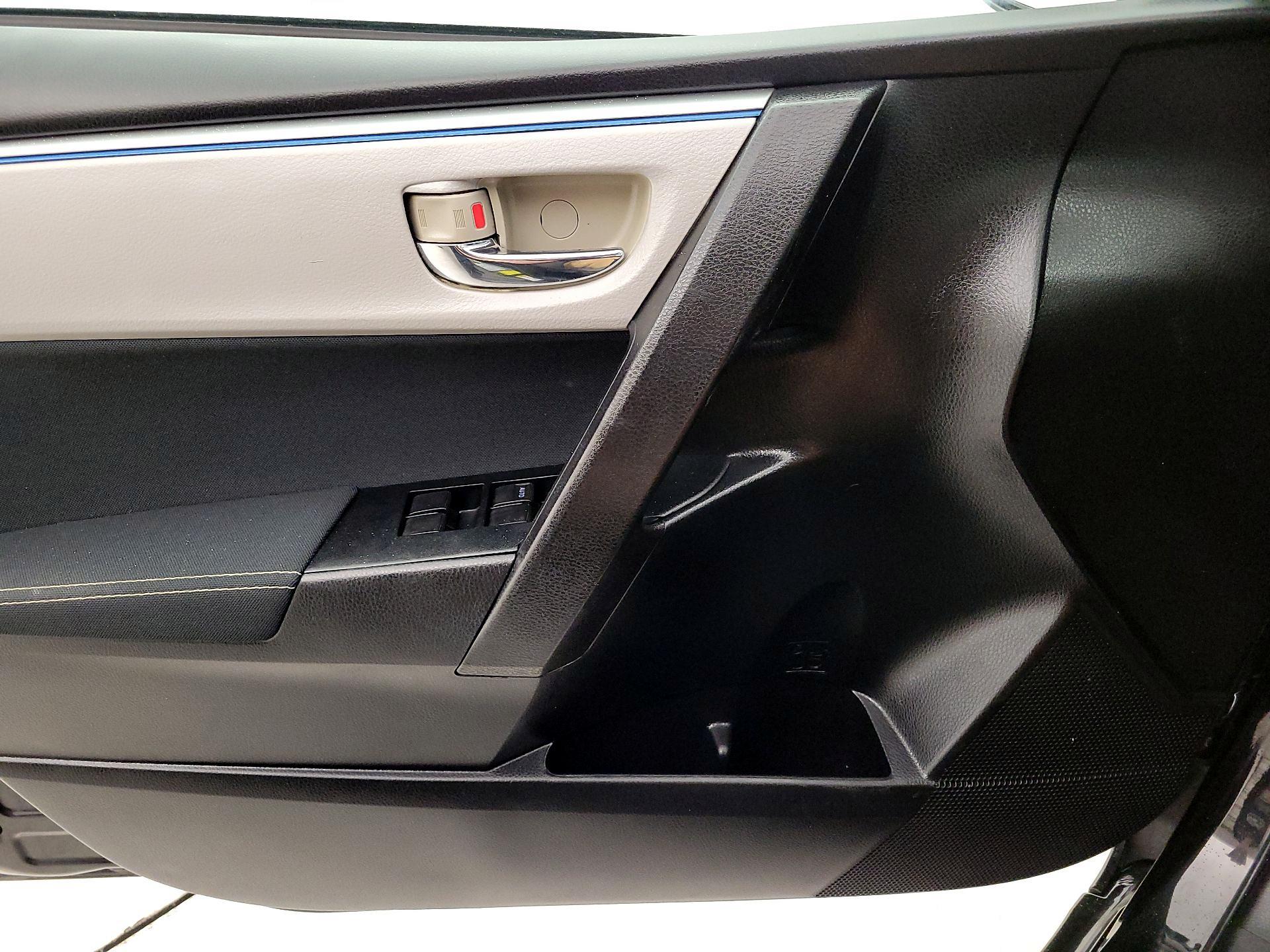 Thumbnail: 2016 Toyota Corolla - 12