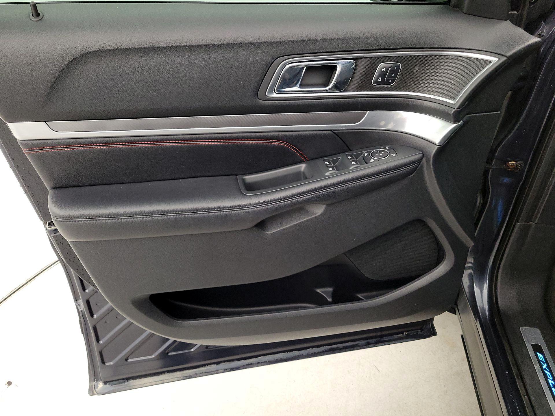 Thumbnail: 2017 Ford Explorer - 12