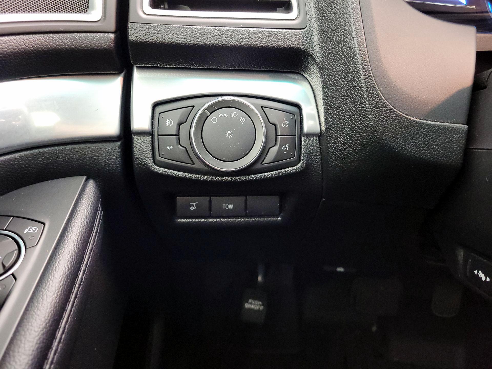 Thumbnail: 2017 Ford Explorer - 13
