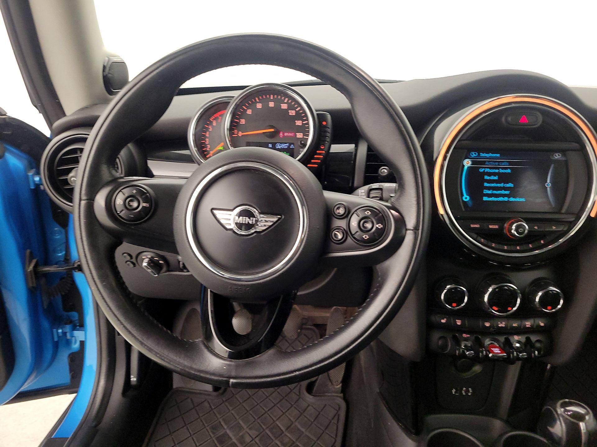 Thumbnail: 2015 MINI Cooper Hardtop - 10