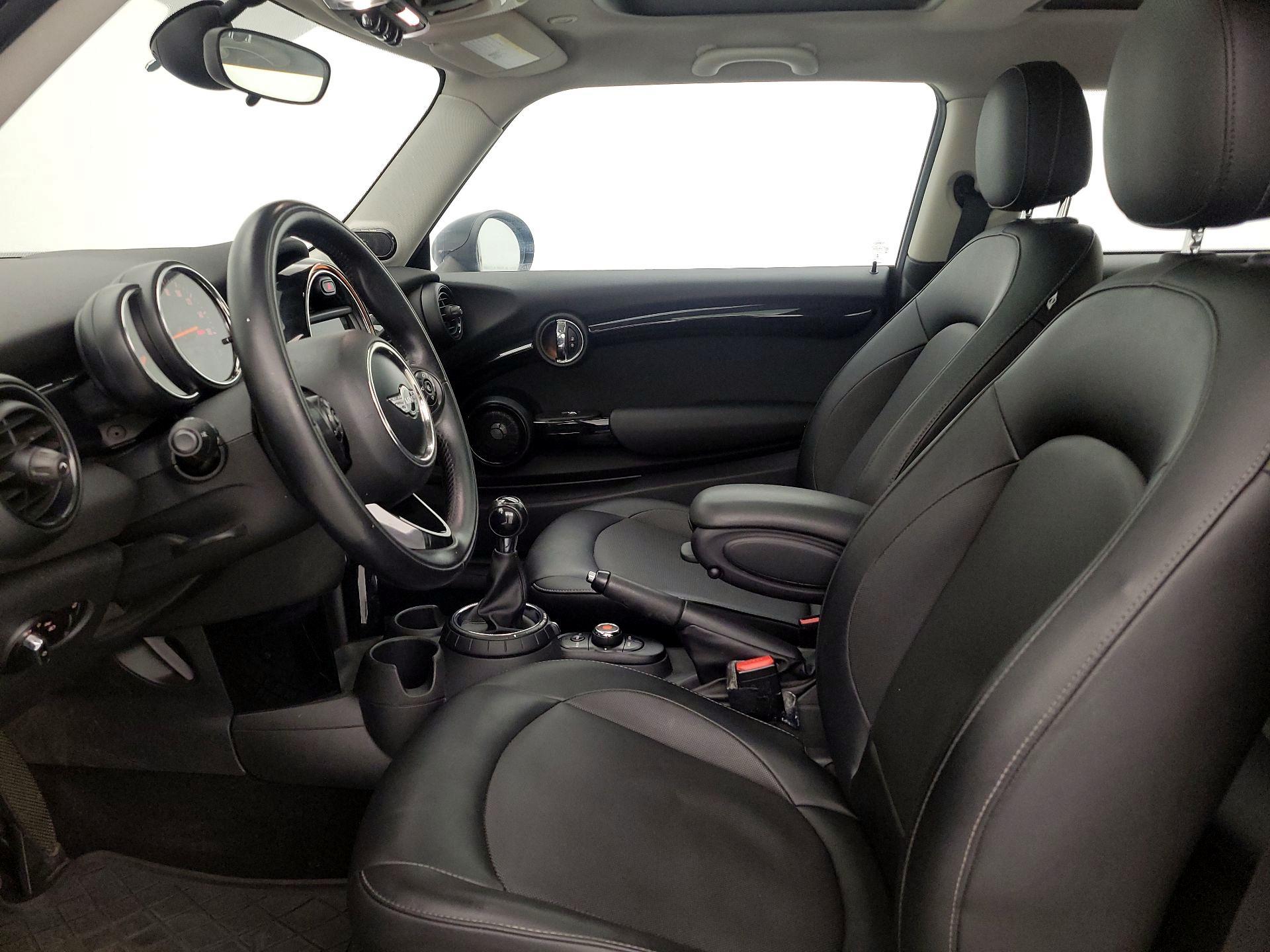 Thumbnail: 2015 MINI Cooper Hardtop - 11