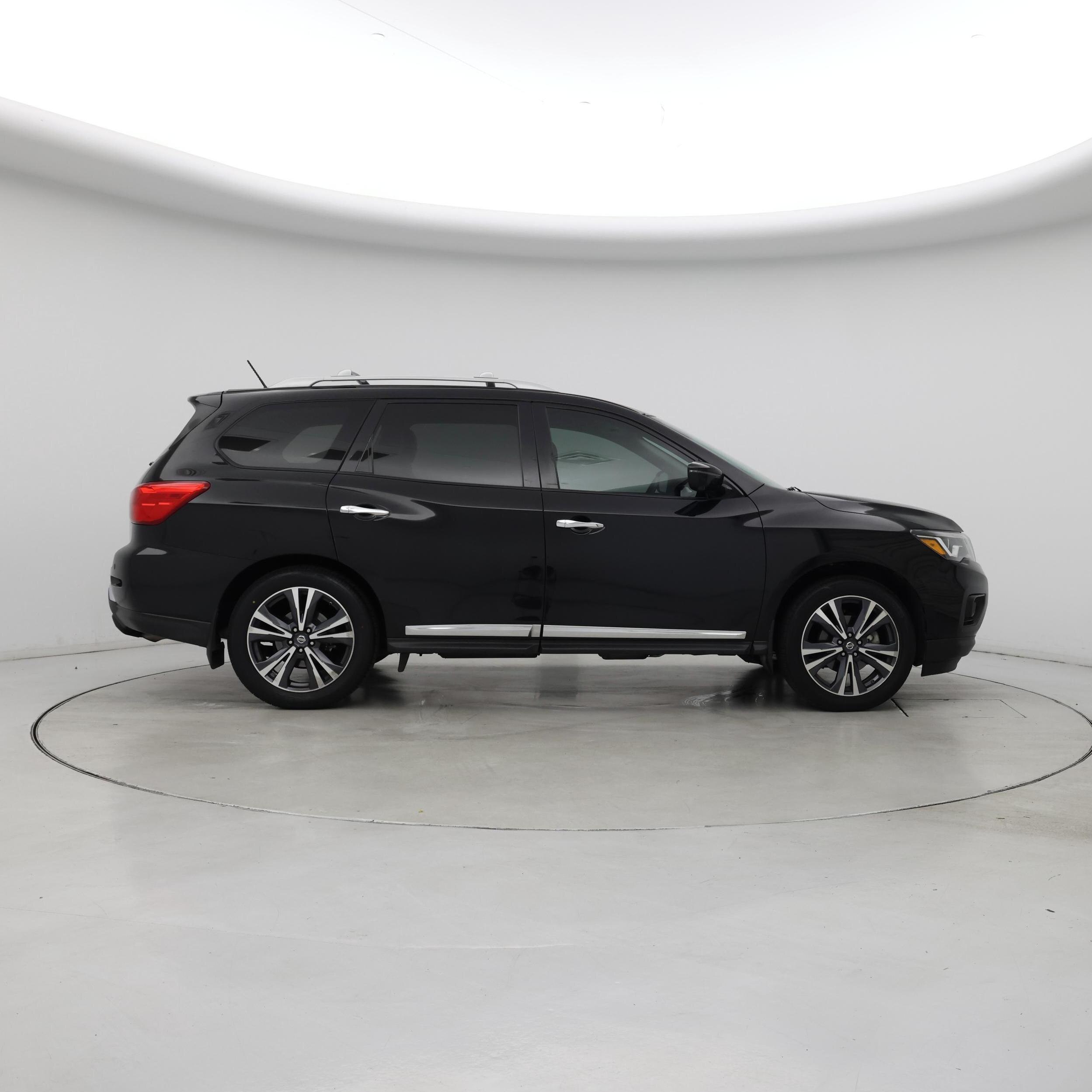 Thumbnail: 2017 Nissan Pathfinder - 7