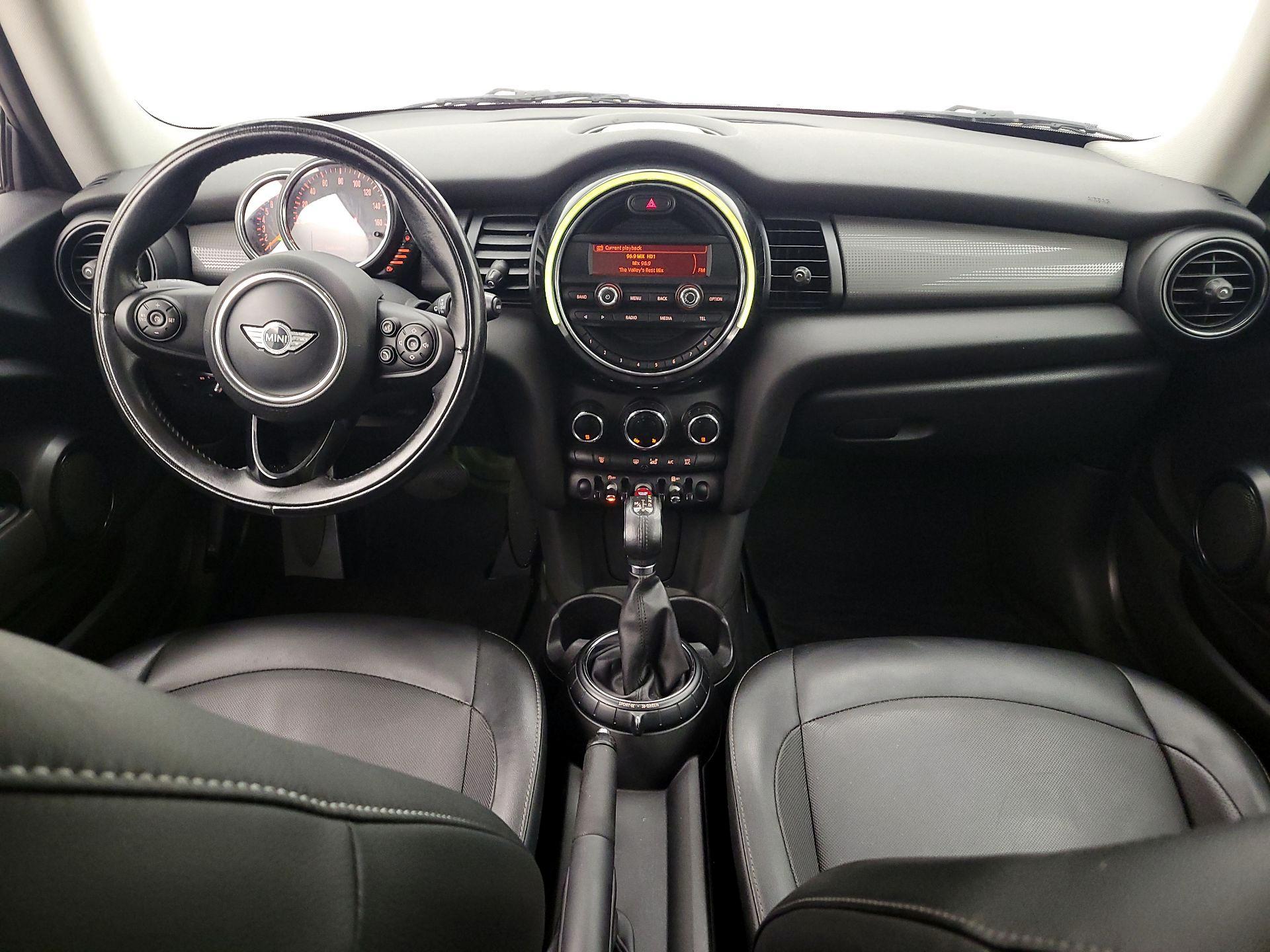 Thumbnail: 2016 MINI Cooper Hardtop - 9