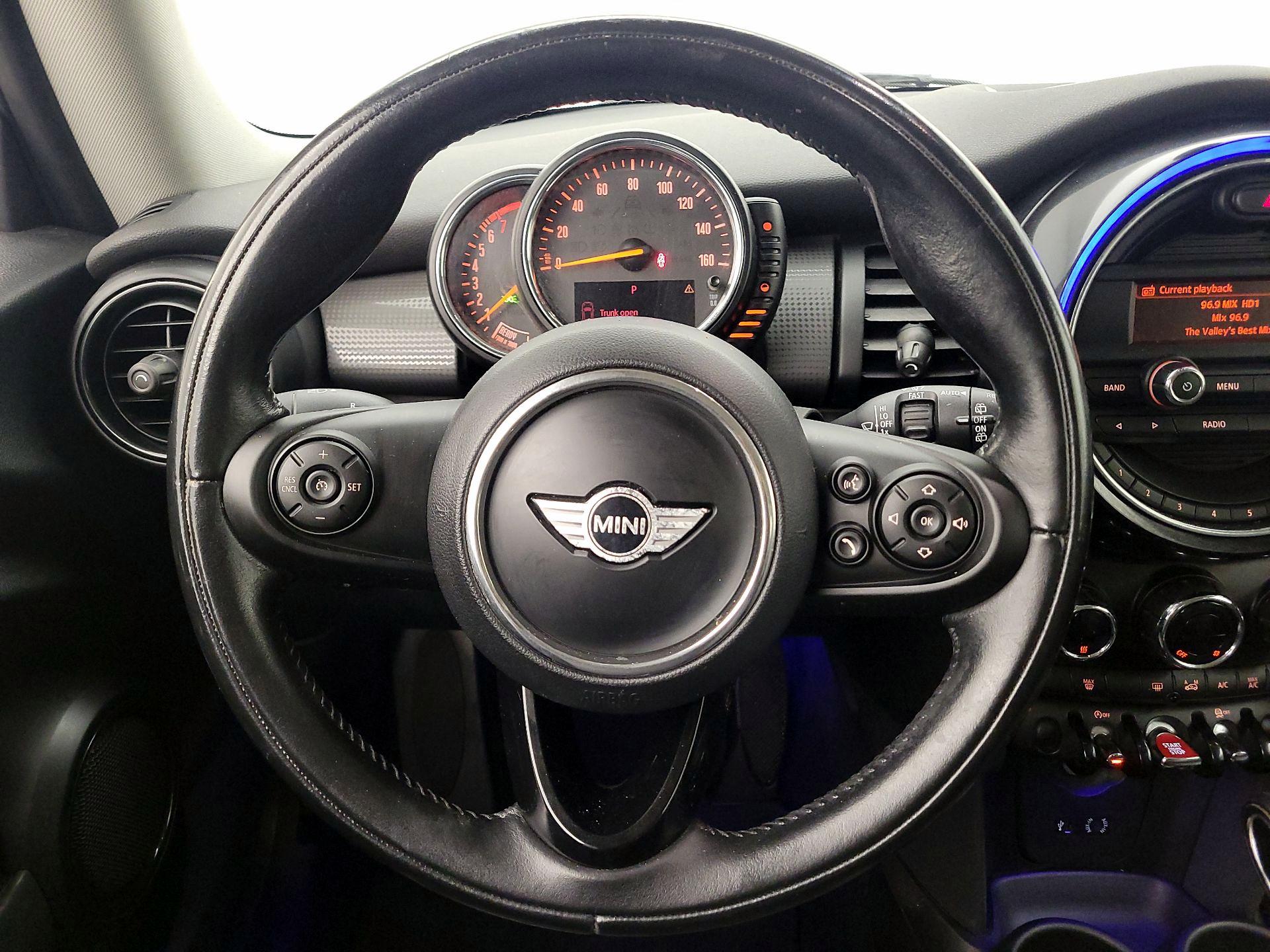 Thumbnail: 2016 MINI Cooper Hardtop - 10