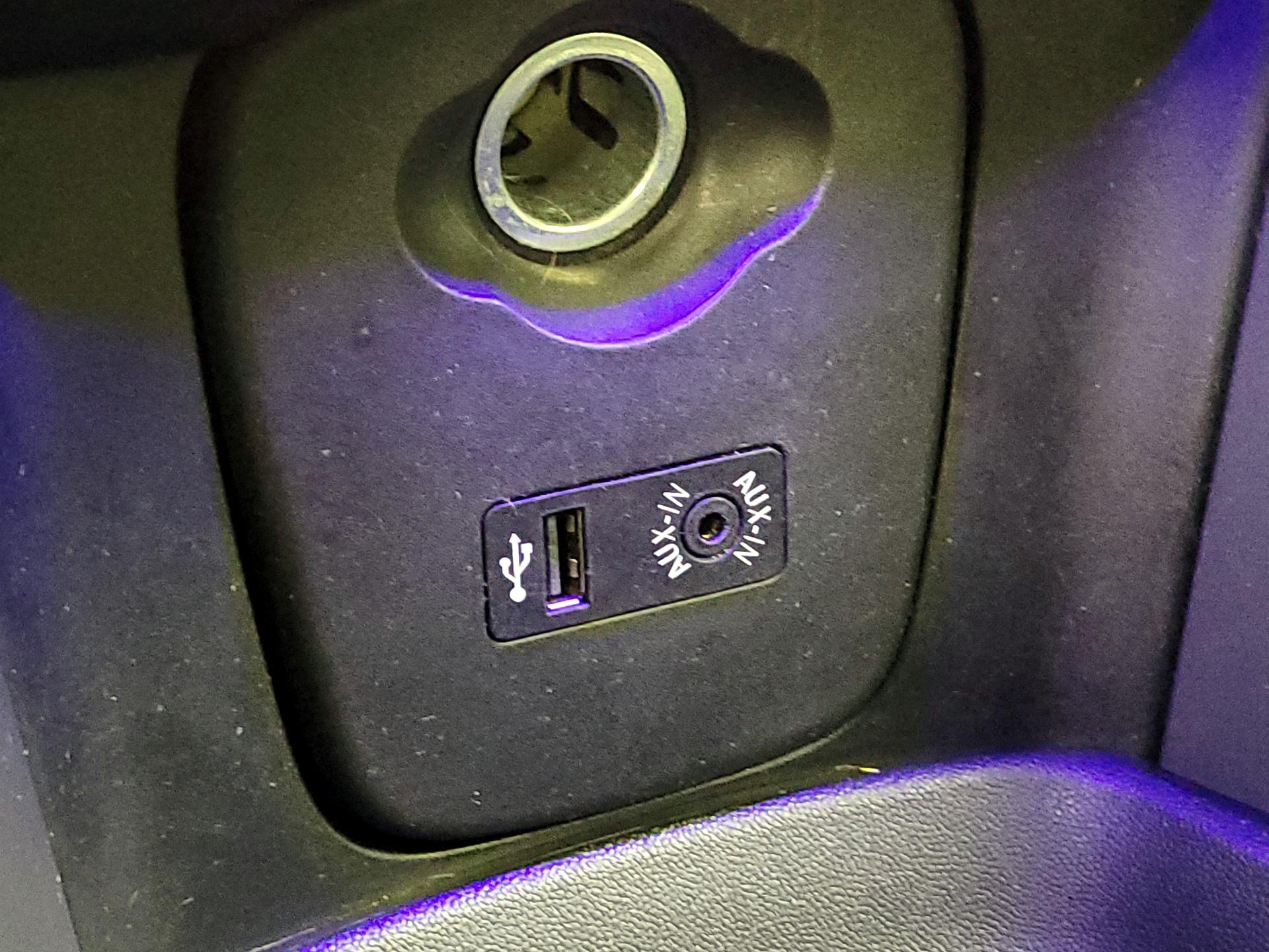 Thumbnail: 2016 MINI Cooper Hardtop - 17