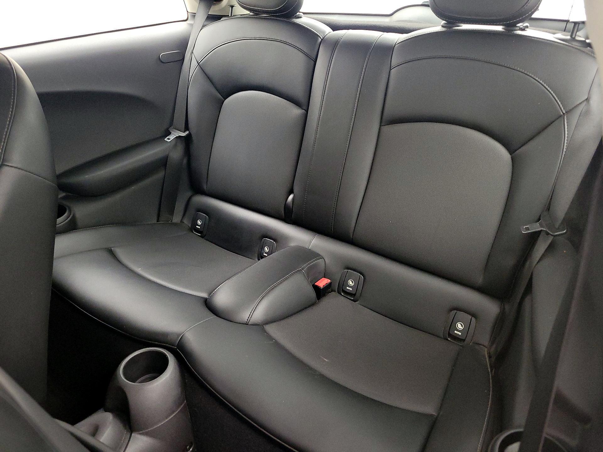 Thumbnail: 2016 MINI Cooper Hardtop - 18