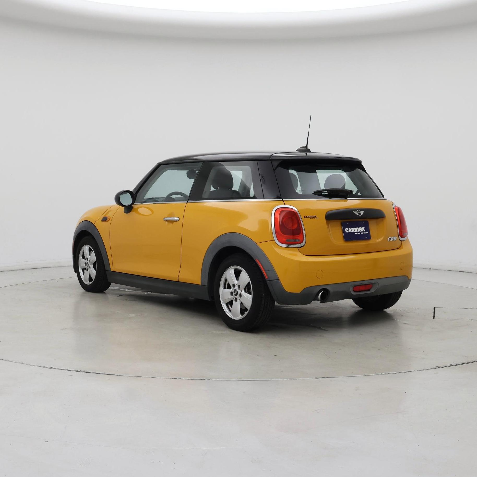 Thumbnail: 2016 MINI Cooper Hardtop - 2
