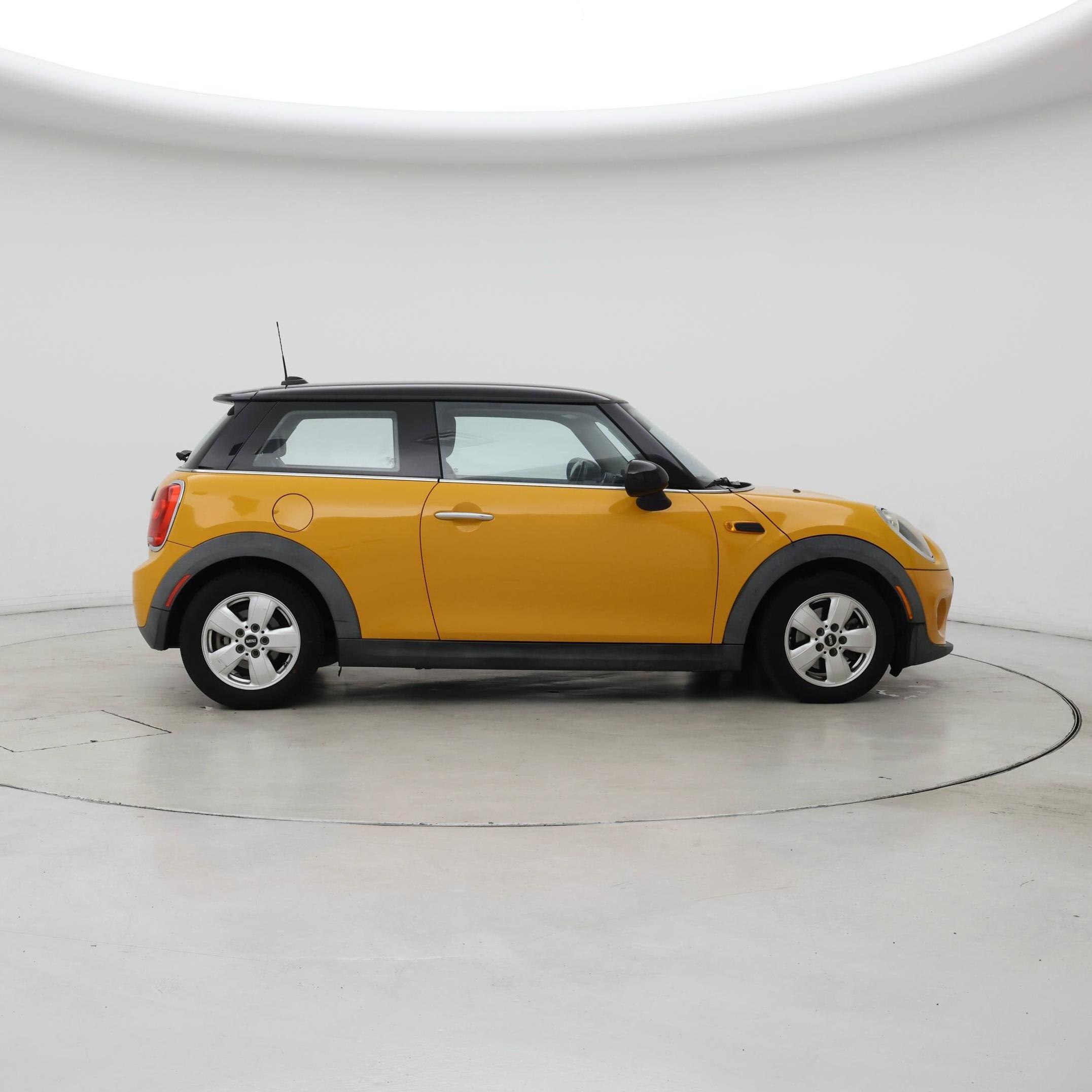 Thumbnail: 2016 MINI Cooper Hardtop - 7