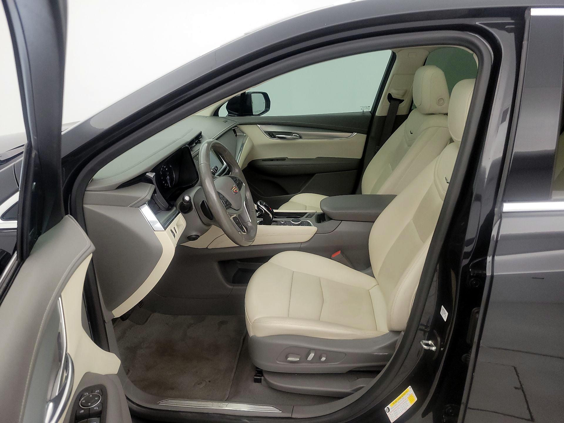 Thumbnail: 2020 Cadillac XT5 - 11