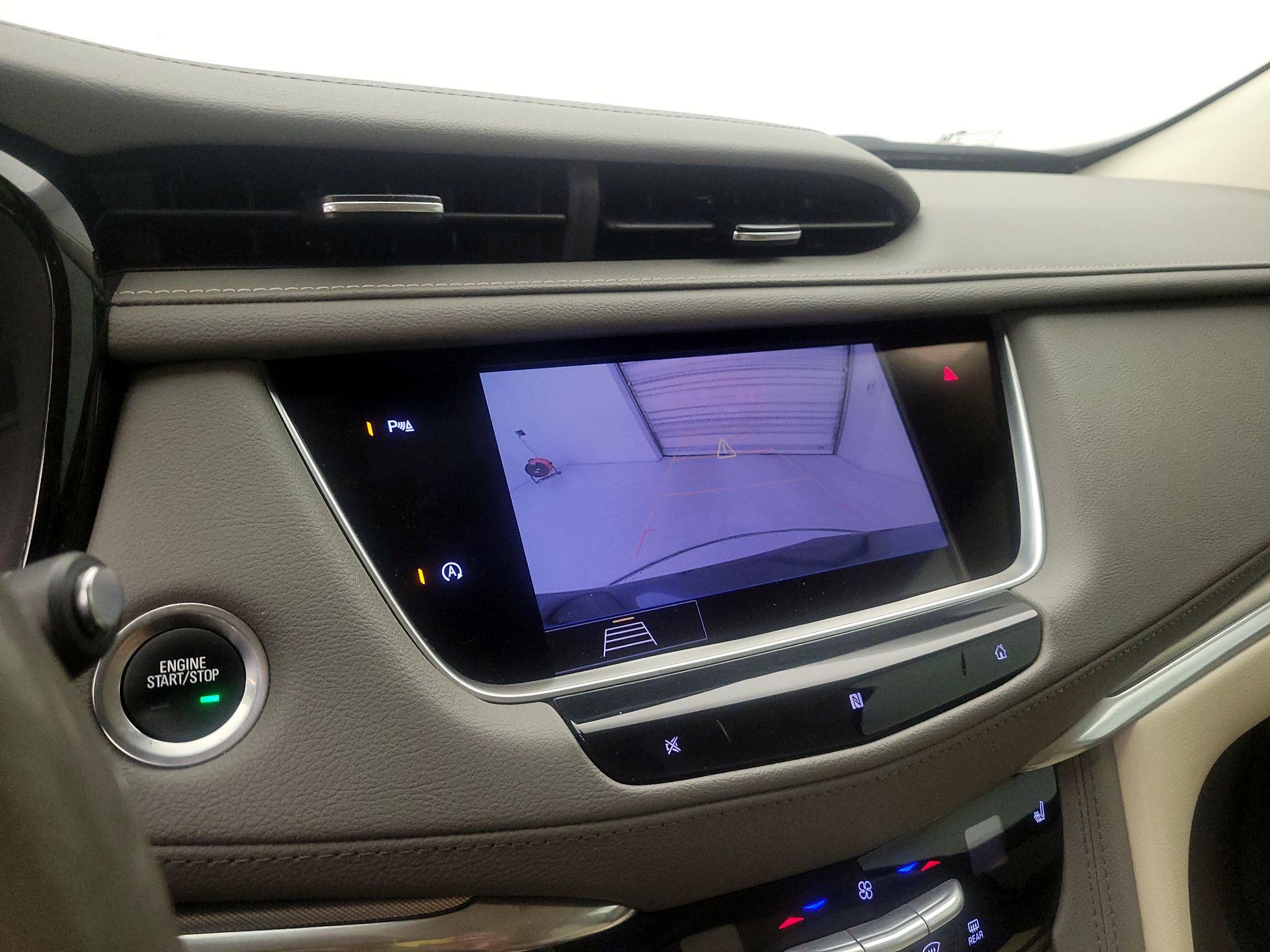 Thumbnail: 2020 Cadillac XT5 - 14