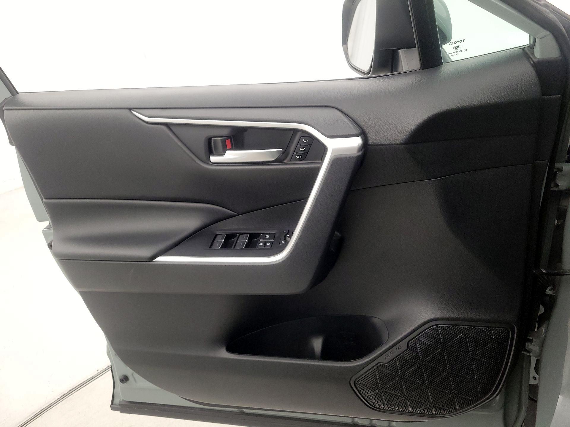 Thumbnail: 2023 Toyota RAV4 - 12