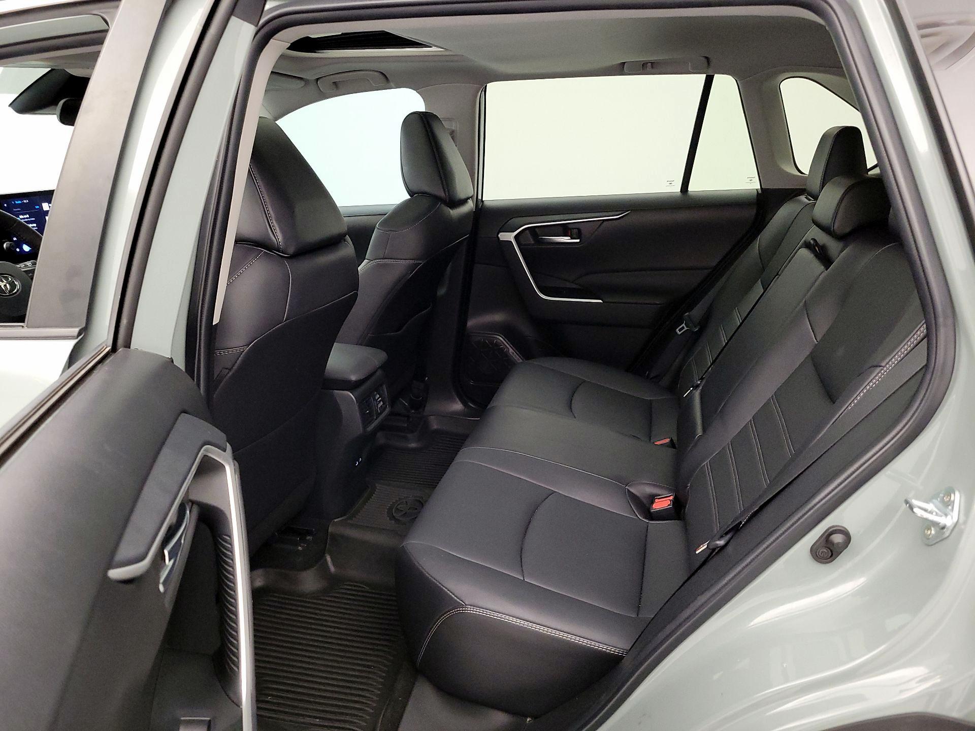 Thumbnail: 2023 Toyota RAV4 - 20